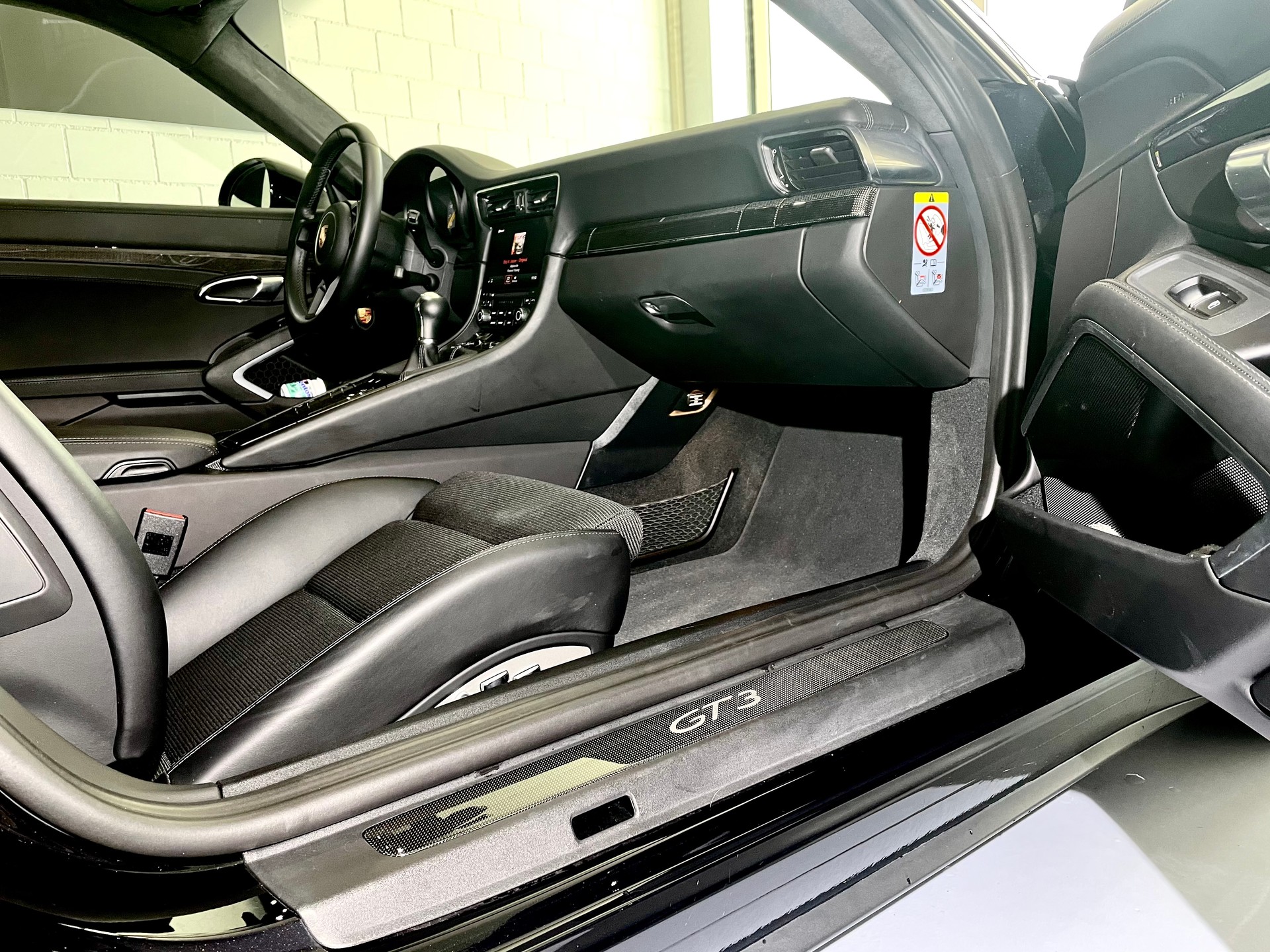 PORSCHE 911 GT3 Touring - 991 als Handschalter 500PS-image-14