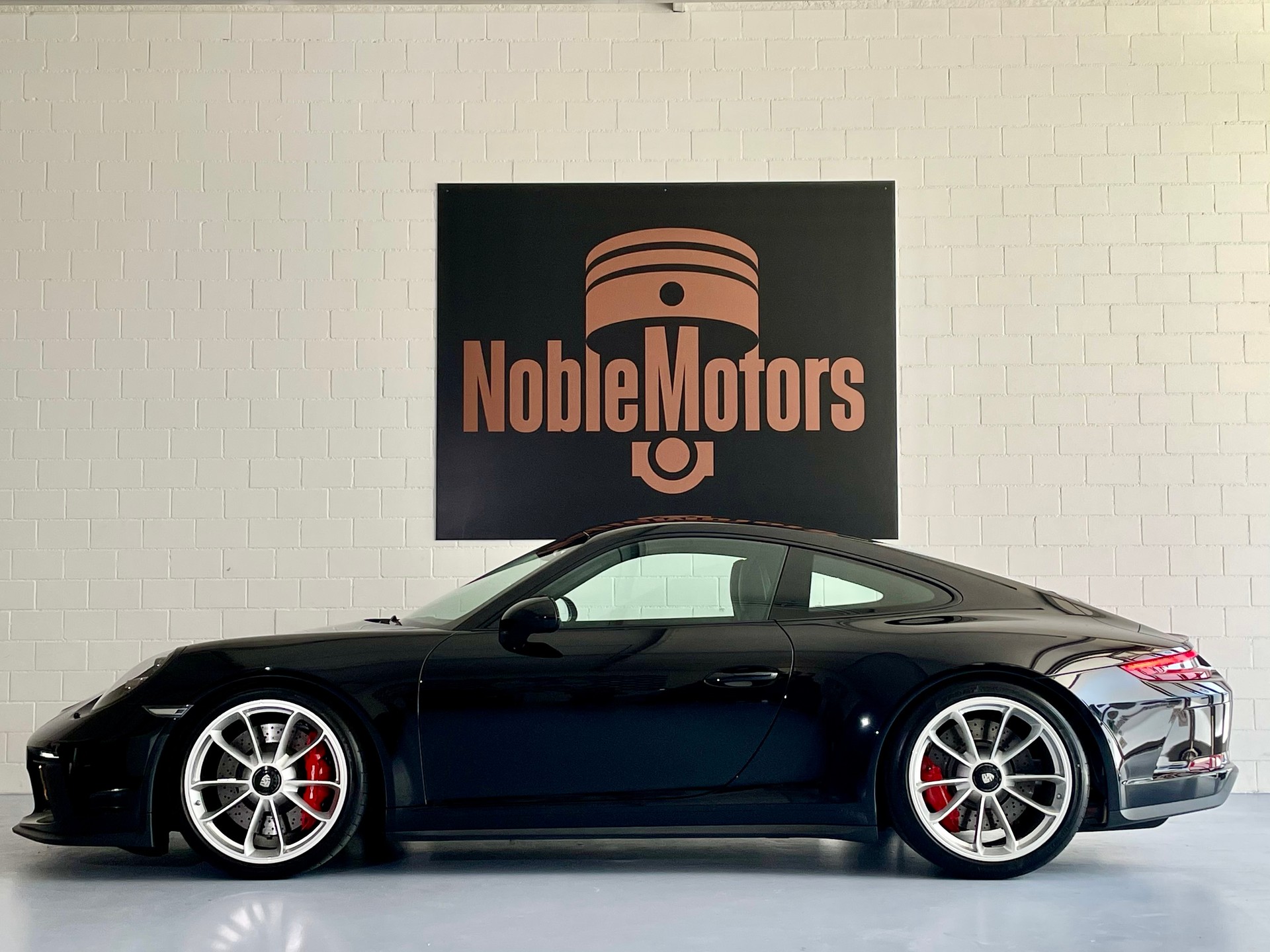 PORSCHE 911 GT3 Touring - 991 als Handschalter 500PS-image-4