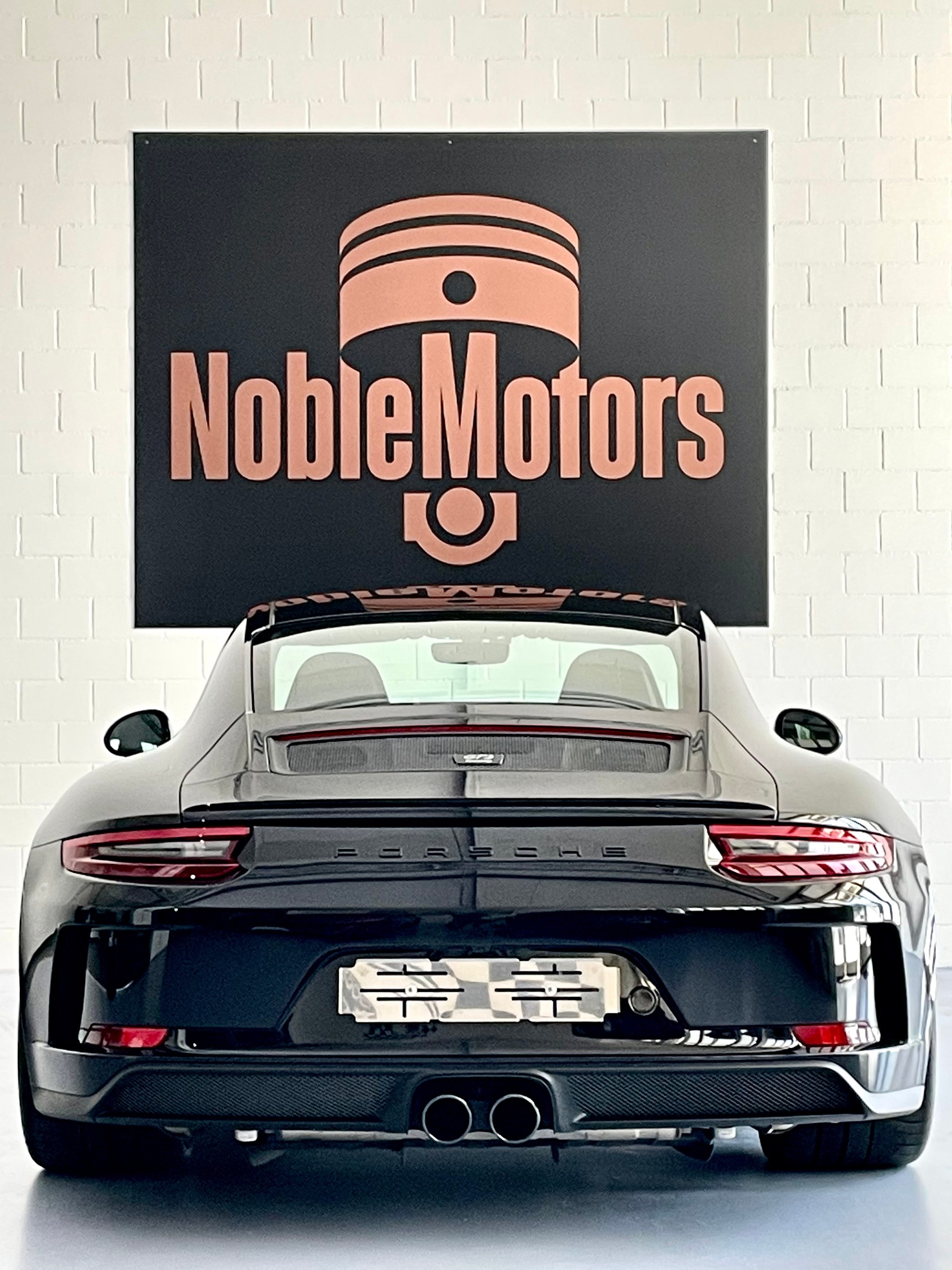 PORSCHE 911 GT3 Touring - 991 als Handschalter 500PS-image-1