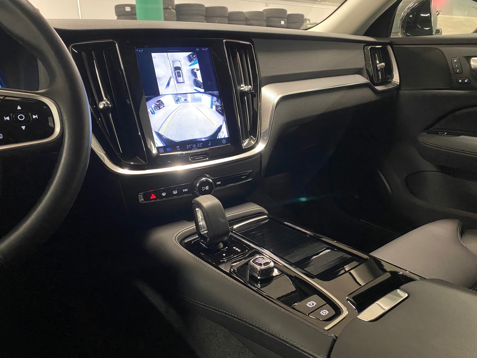 VOLVO V60 2.0 T6 TE Plus Dark eAWD-image-11