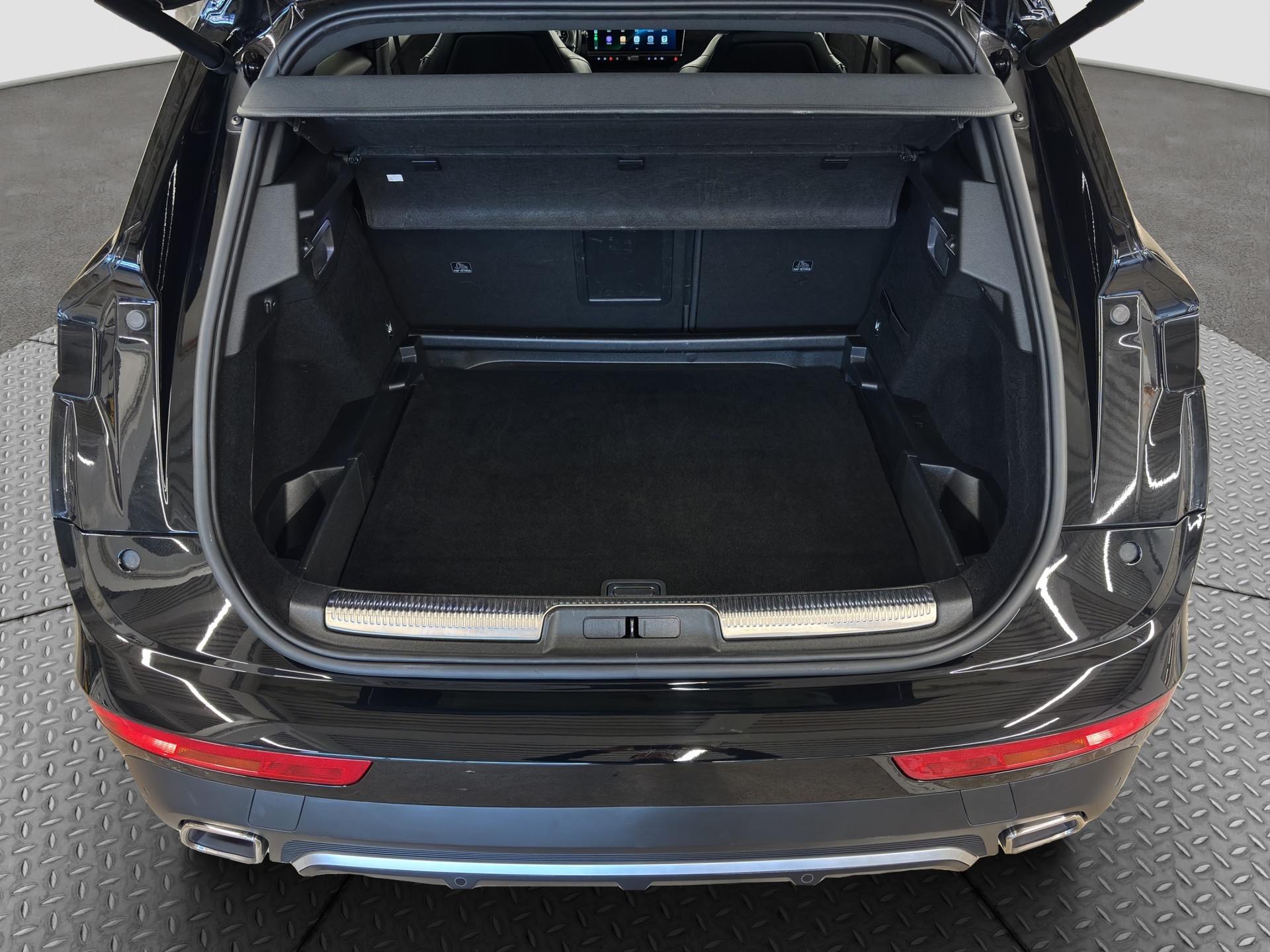 DS AUTOMOBILES DS 7 Crossback E-Tense 300 4x4 Ligne Noire-image-17