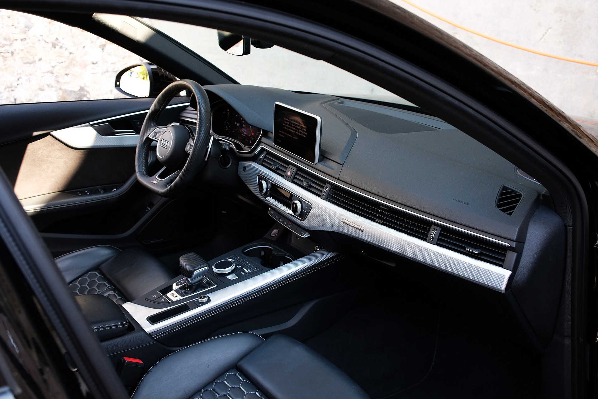 AUDI RS4 Avant 2.9 TFSI quattro tiptronic-image-15