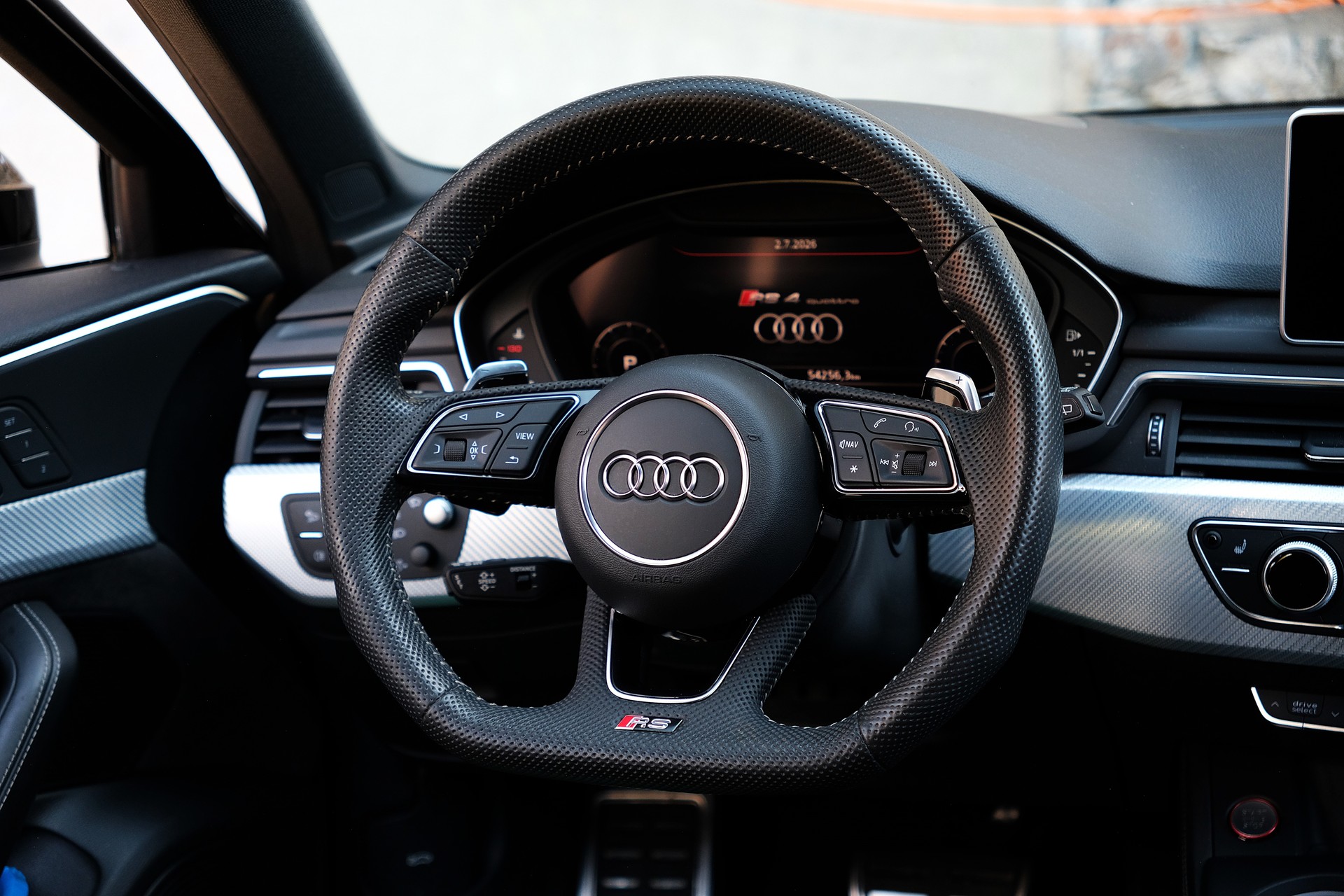 AUDI RS4 Avant 2.9 TFSI quattro tiptronic-image-17