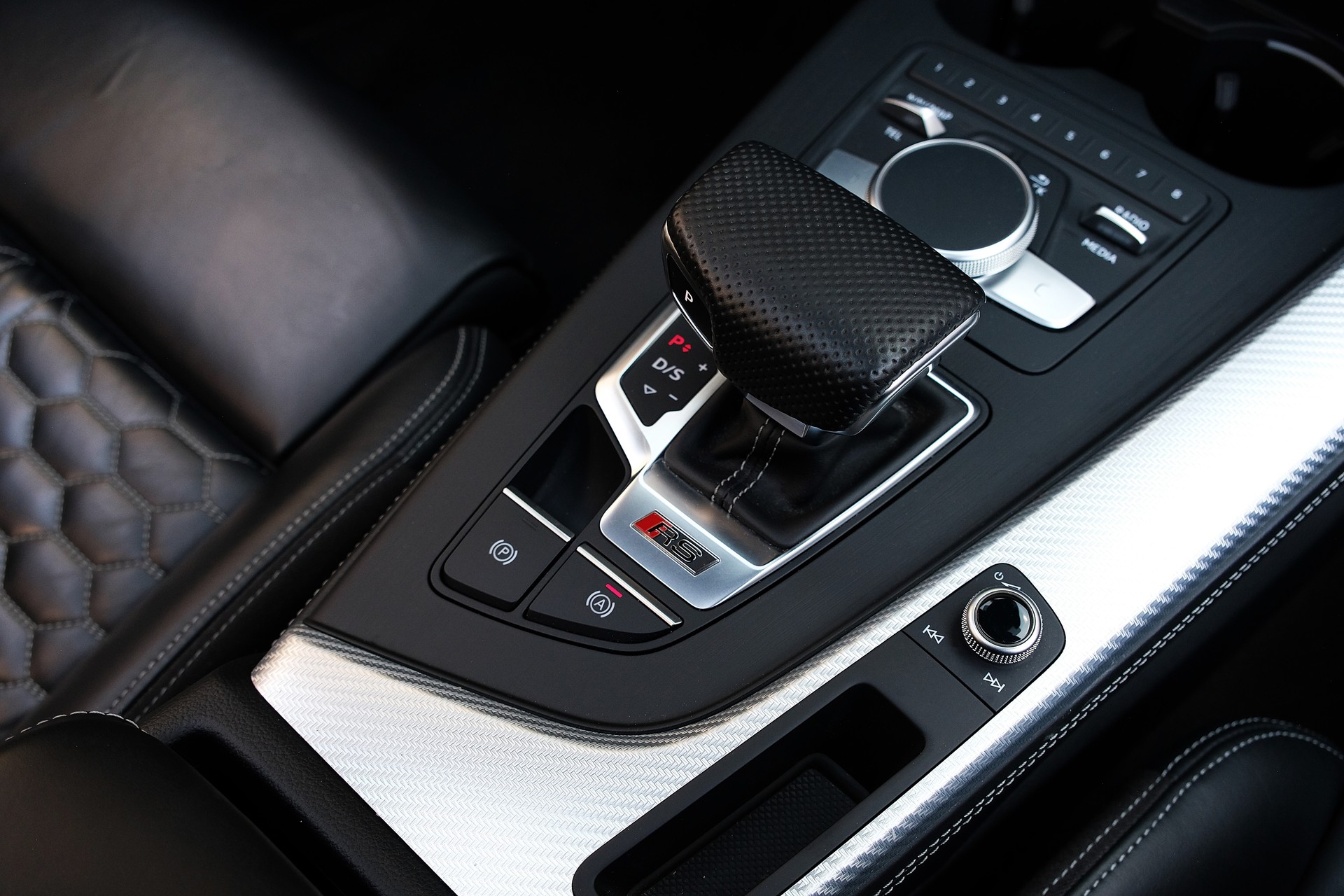 AUDI RS4 Avant 2.9 TFSI quattro tiptronic-image-27