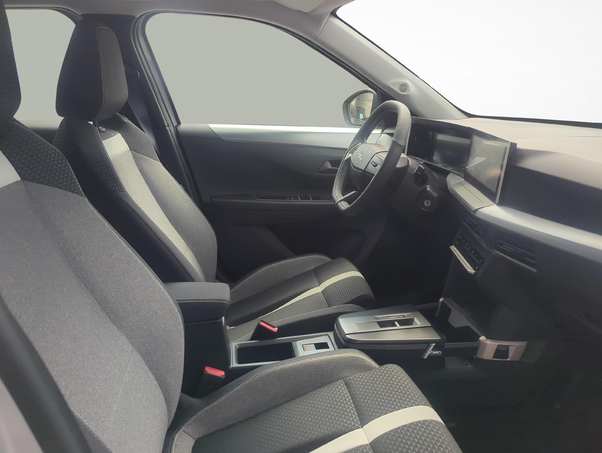OPEL Frontera 1.2 T HEV Edition-image-9