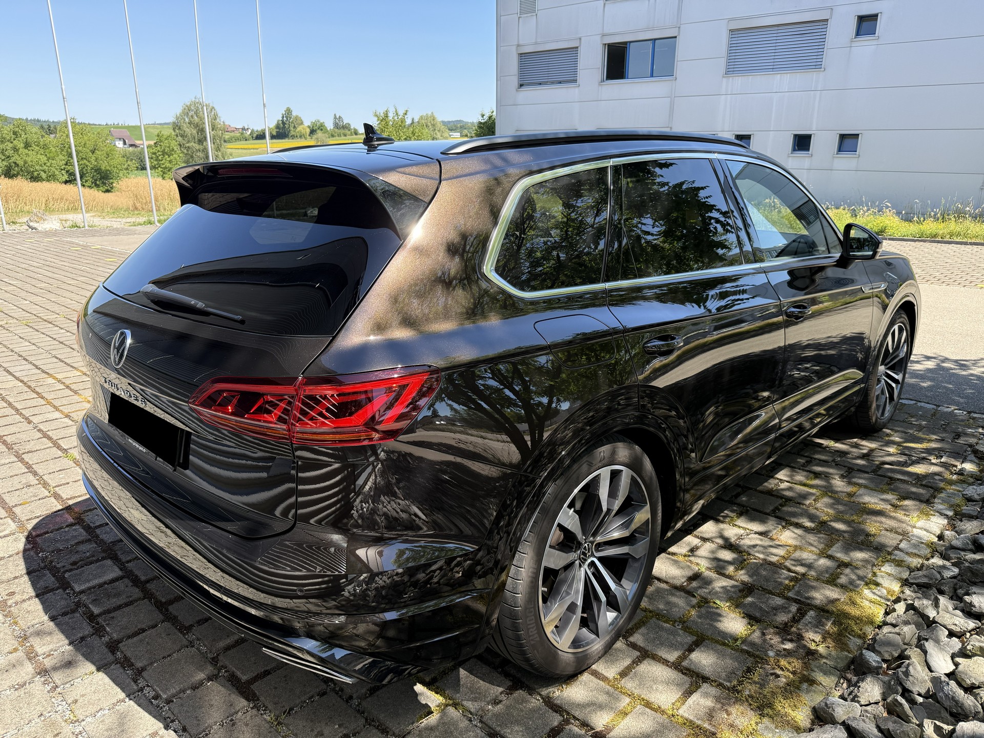 VW Touareg 4.0 V8 TDI R-Line Tiptronic-image-4