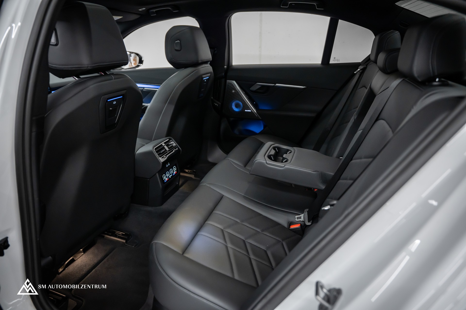 BMW 540d xDrive 48V M Sport / Panorama / Head-Up / Bowers&Wilkins / Sitzbelüftung-image-19