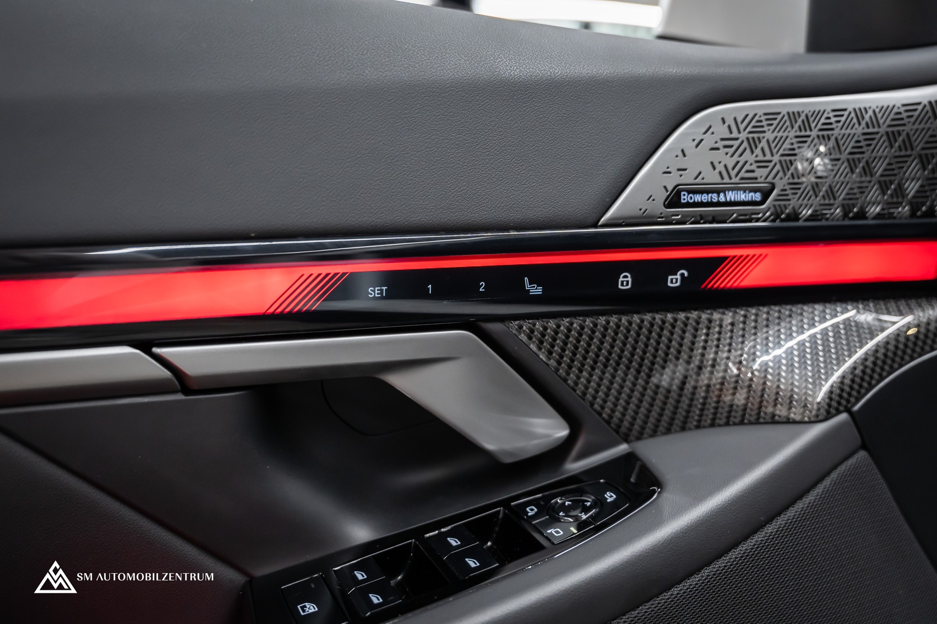 BMW 540d xDrive 48V M Sport / Panorama / Head-Up / Bowers&Wilkins / Sitzbelüftung-image-25