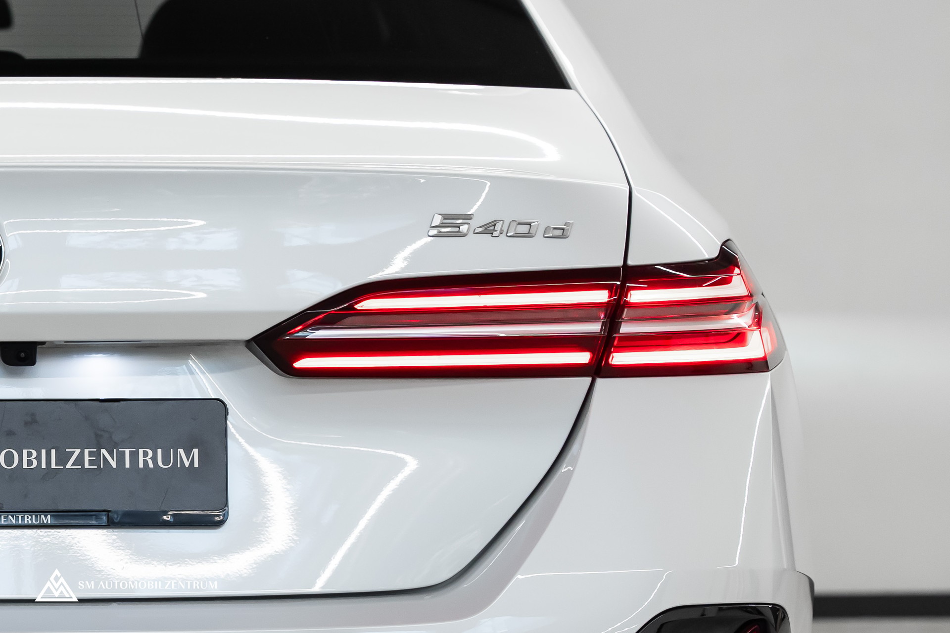 BMW 540d xDrive 48V M Sport / Panorama / Head-Up / Bowers&Wilkins / Sitzbelüftung-image-9