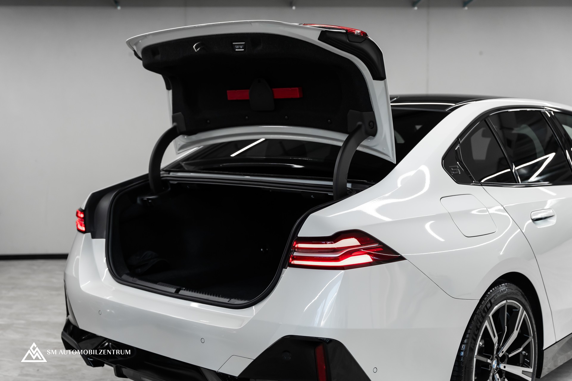 BMW 540d xDrive 48V M Sport / Panorama / Head-Up / Bowers&Wilkins / Sitzbelüftung-image-11
