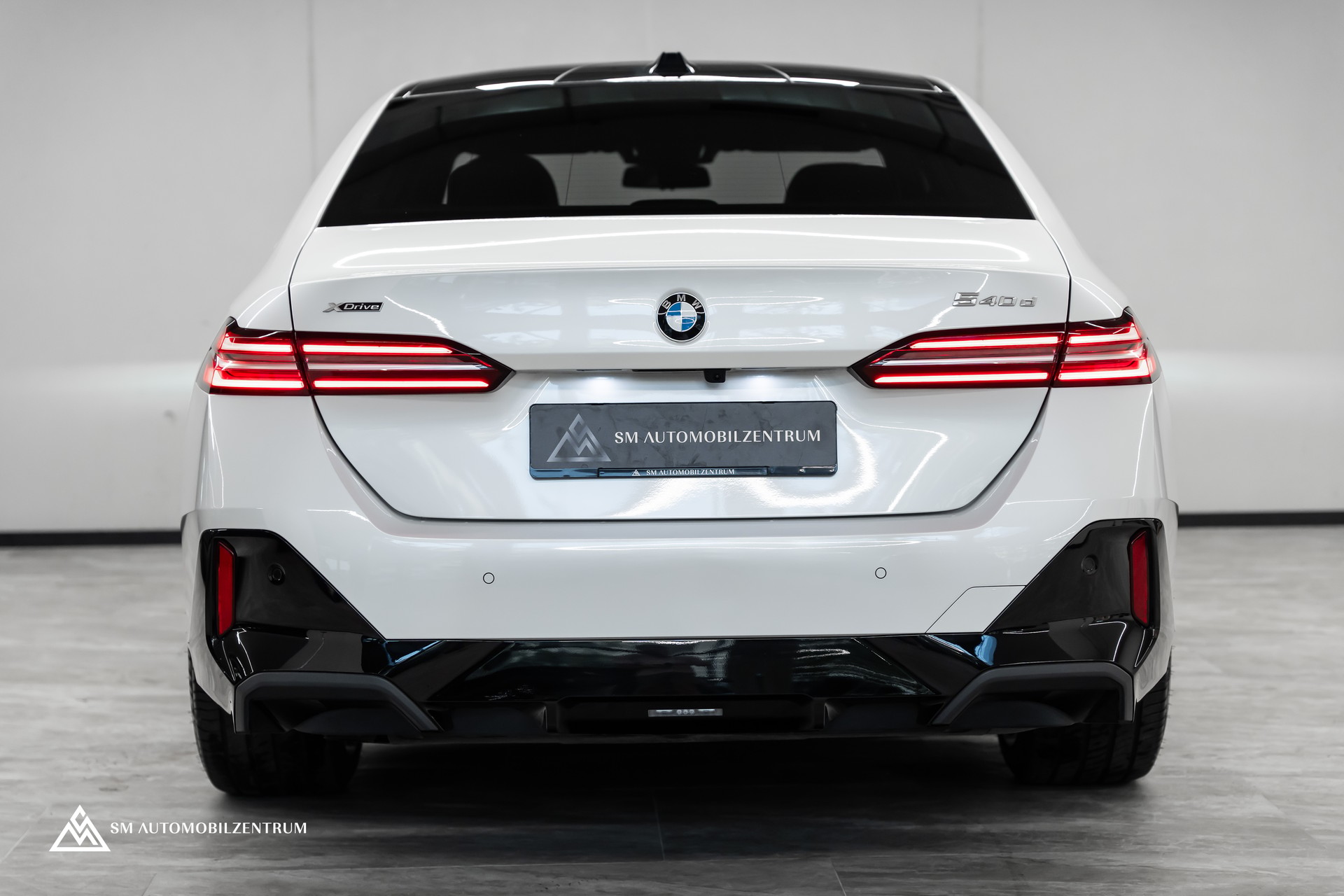 BMW 540d xDrive 48V M Sport / Panorama / Head-Up / Bowers&Wilkins / Sitzbelüftung-image-10