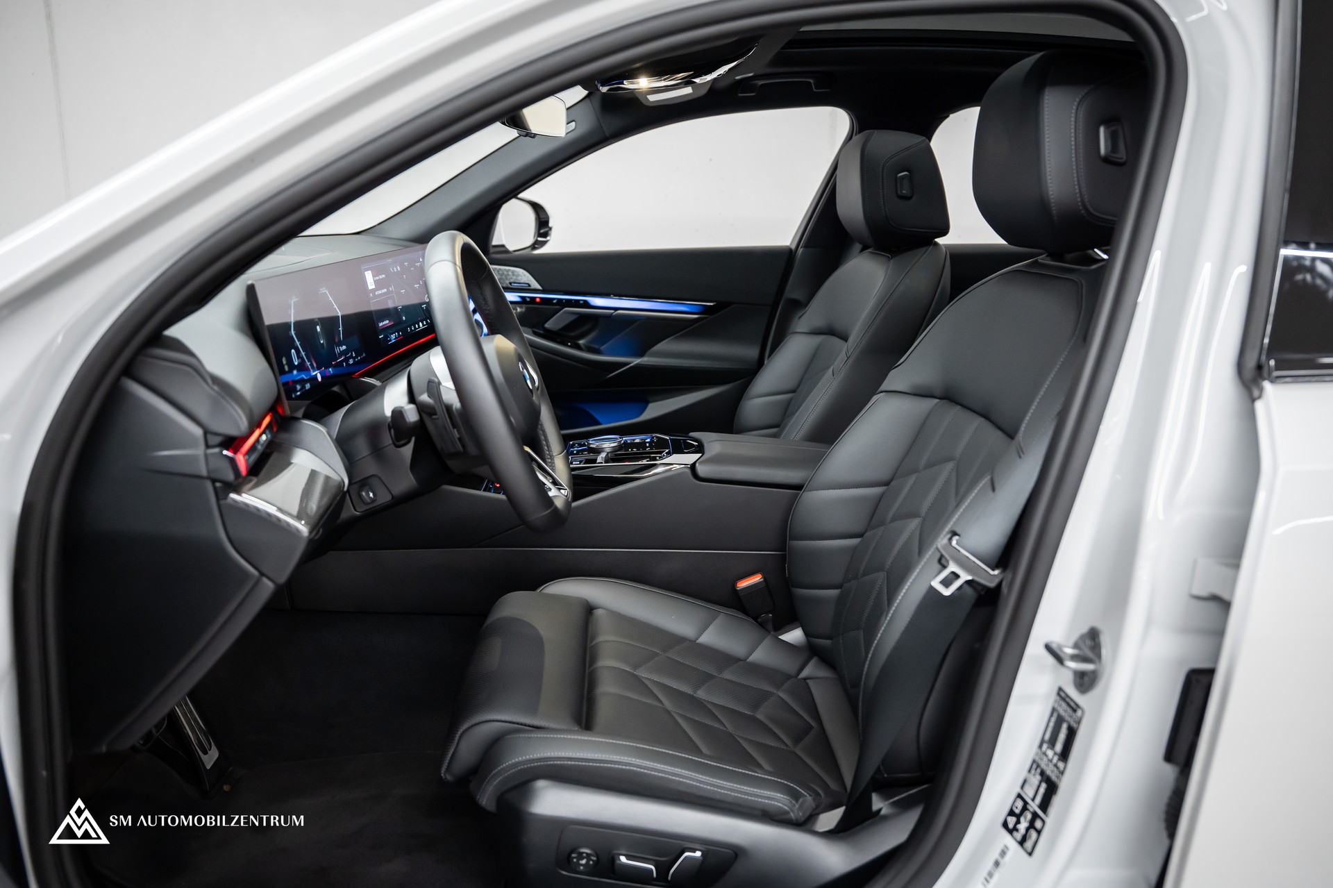 BMW 540d xDrive 48V M Sport / Panorama / Head-Up / Bowers&Wilkins / Sitzbelüftung-image-17