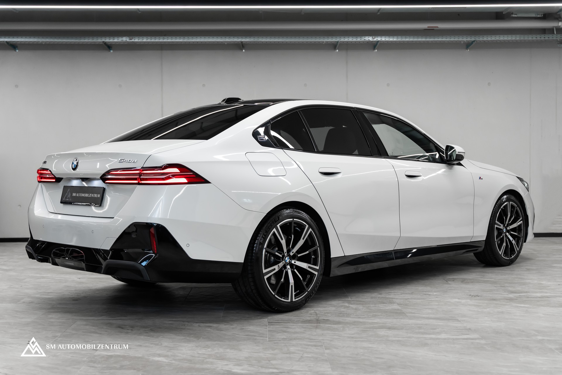 BMW 540d xDrive 48V M Sport / Panorama / Head-Up / Bowers&Wilkins / Sitzbelüftung-image-7