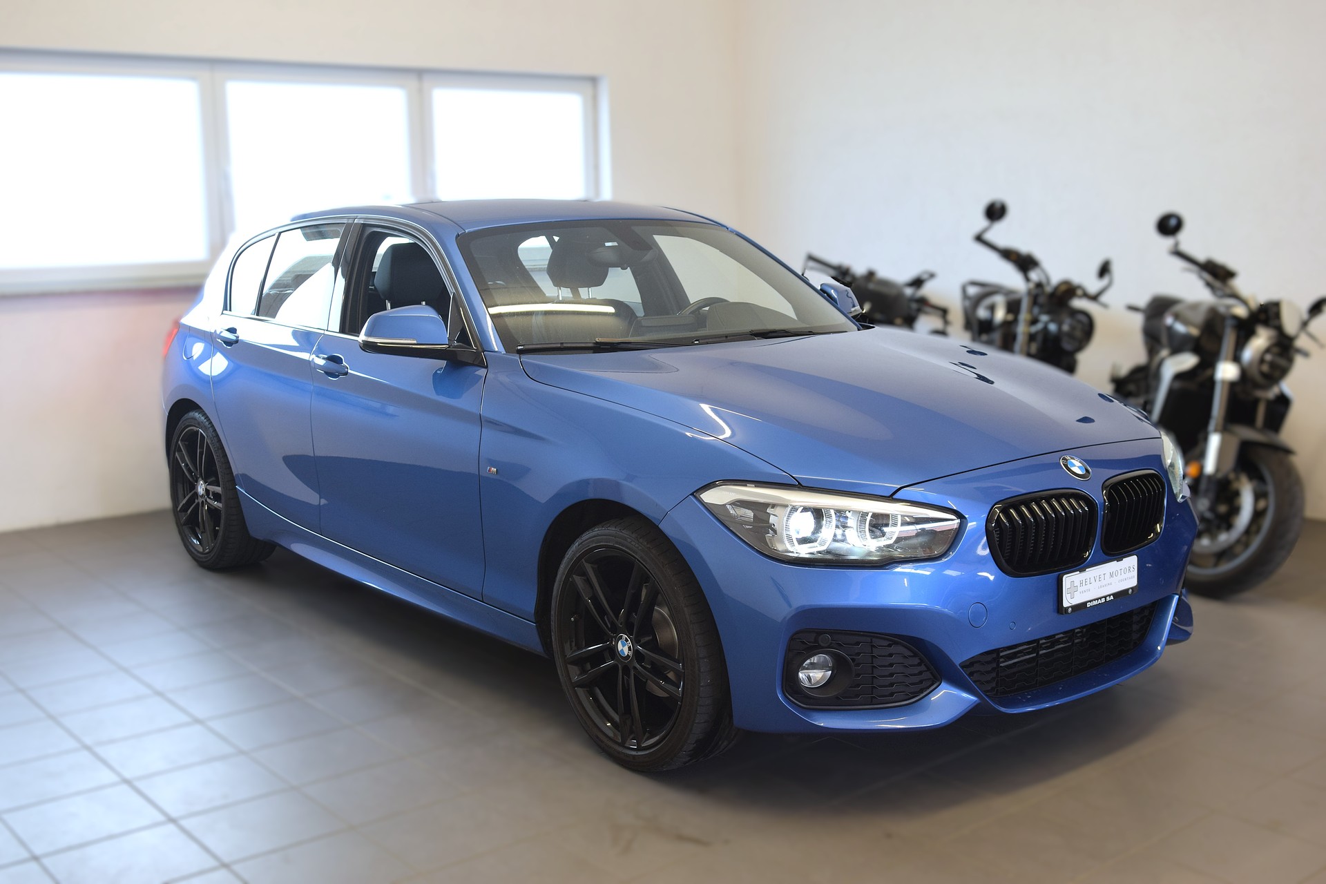 BMW 118i Edition Sport Line-image-2