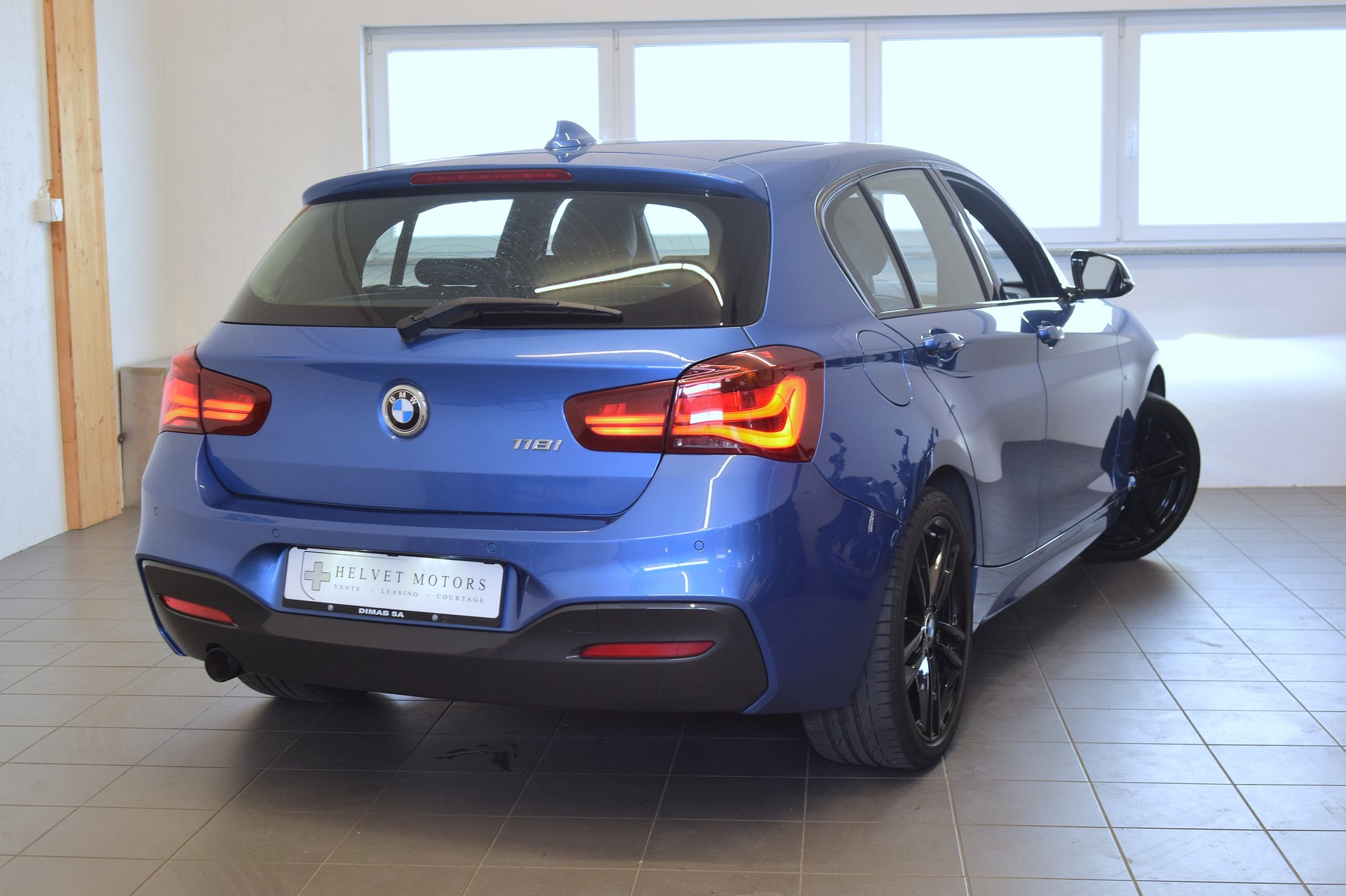 BMW 118i Edition Sport Line-image-3
