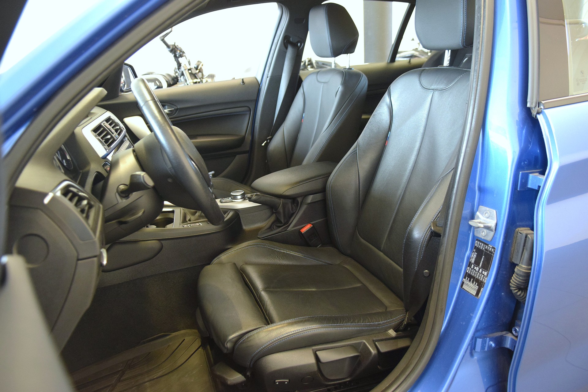 BMW 118i Edition Sport Line-image-8