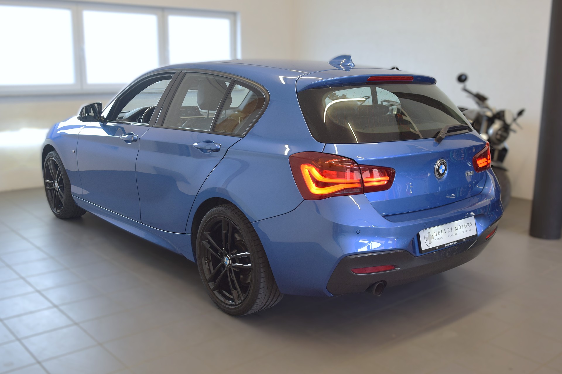 BMW 118i Edition Sport Line-image-6