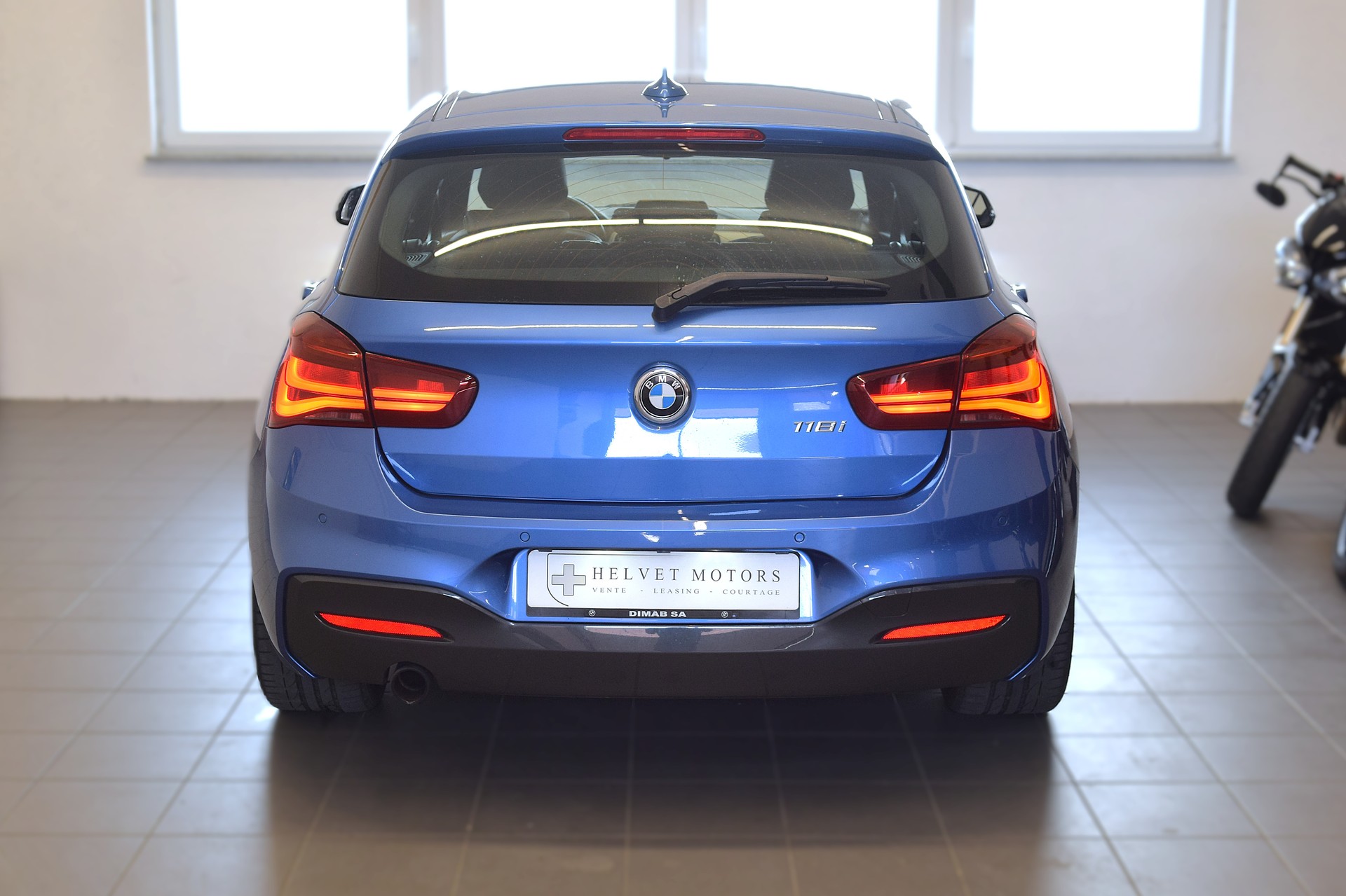 BMW 118i Edition Sport Line-image-4