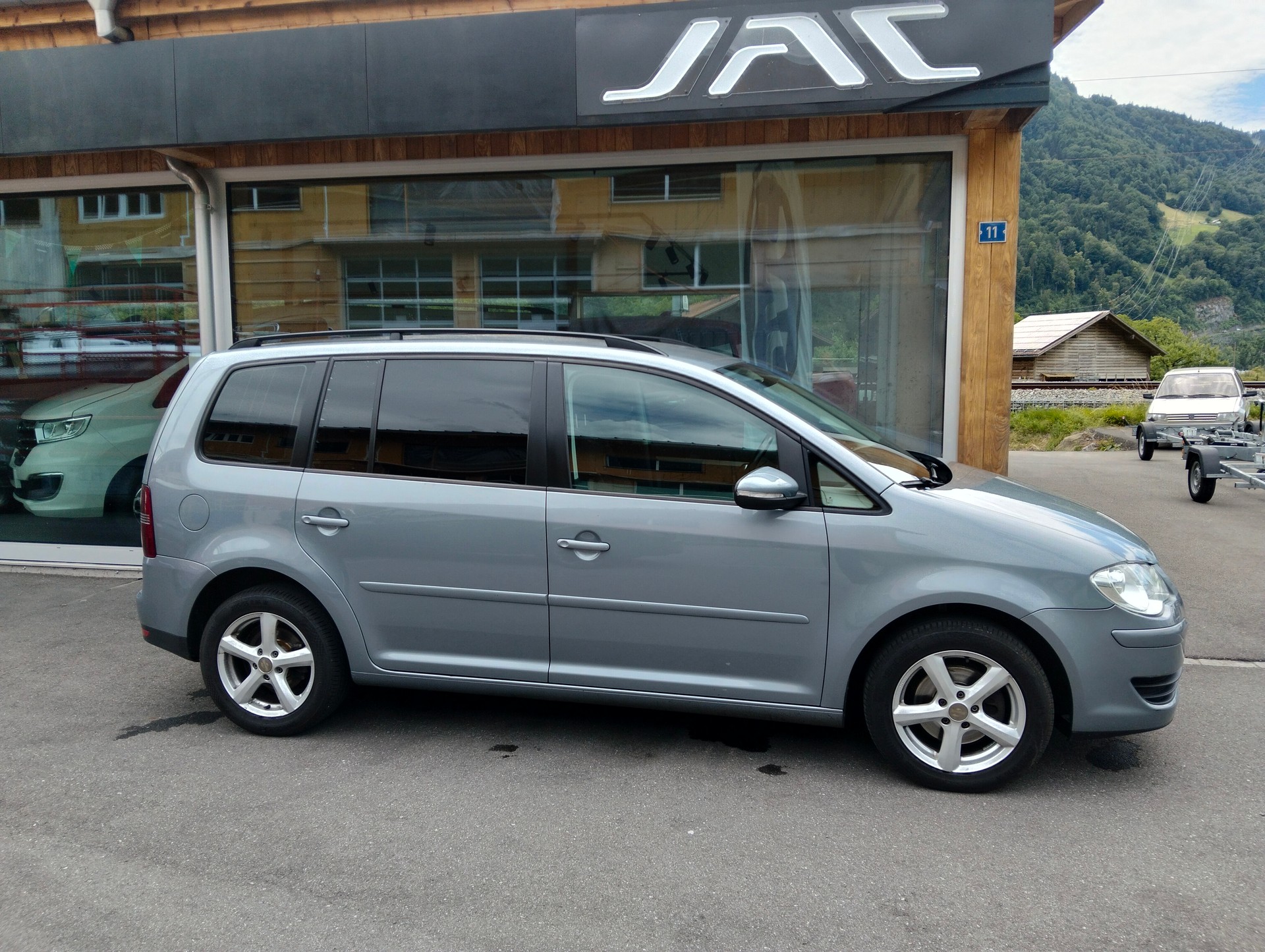 VW Touran 1.4 TSI Highline DSG-image-1