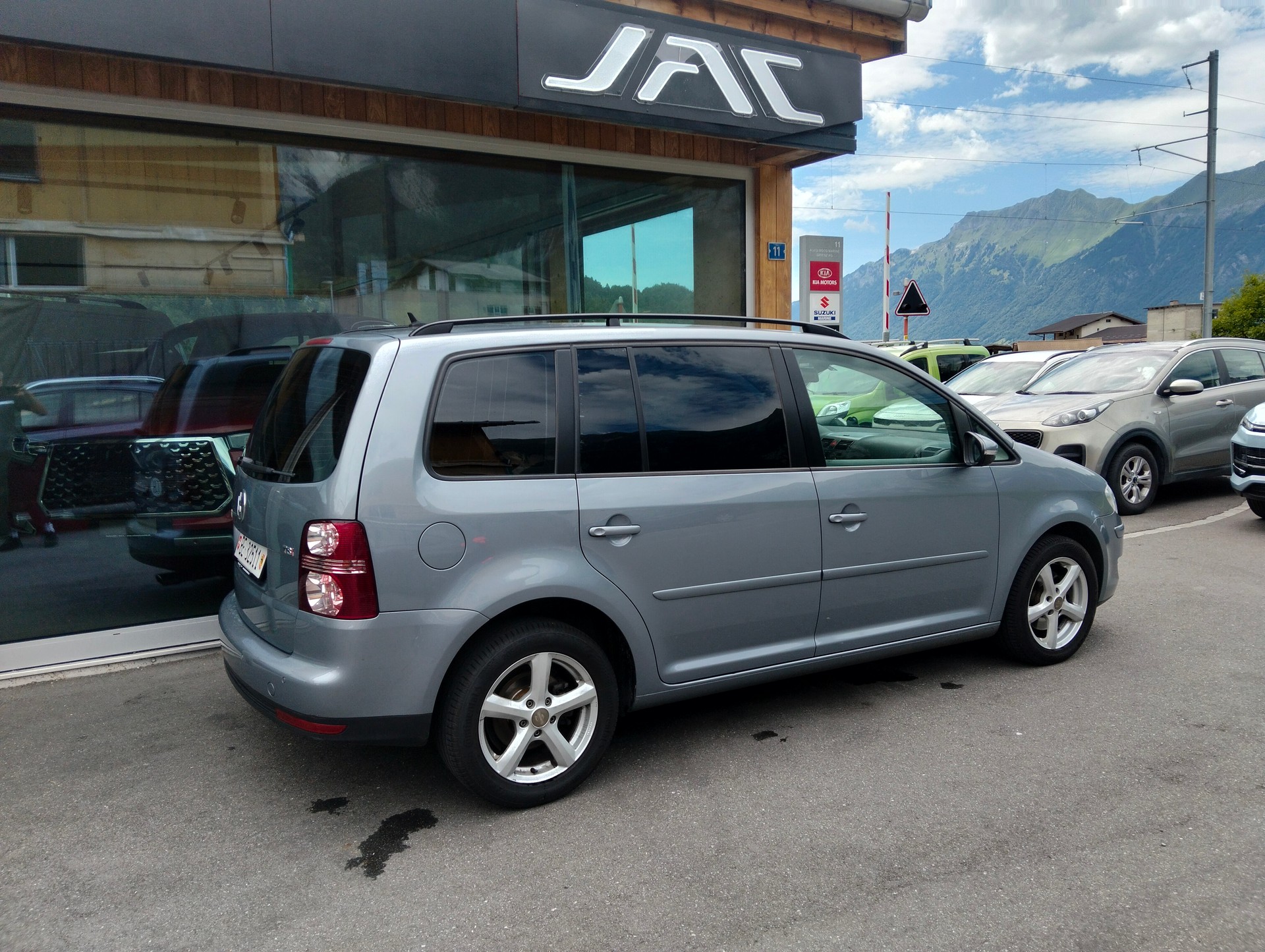 VW Touran 1.4 TSI Highline DSG-image-2