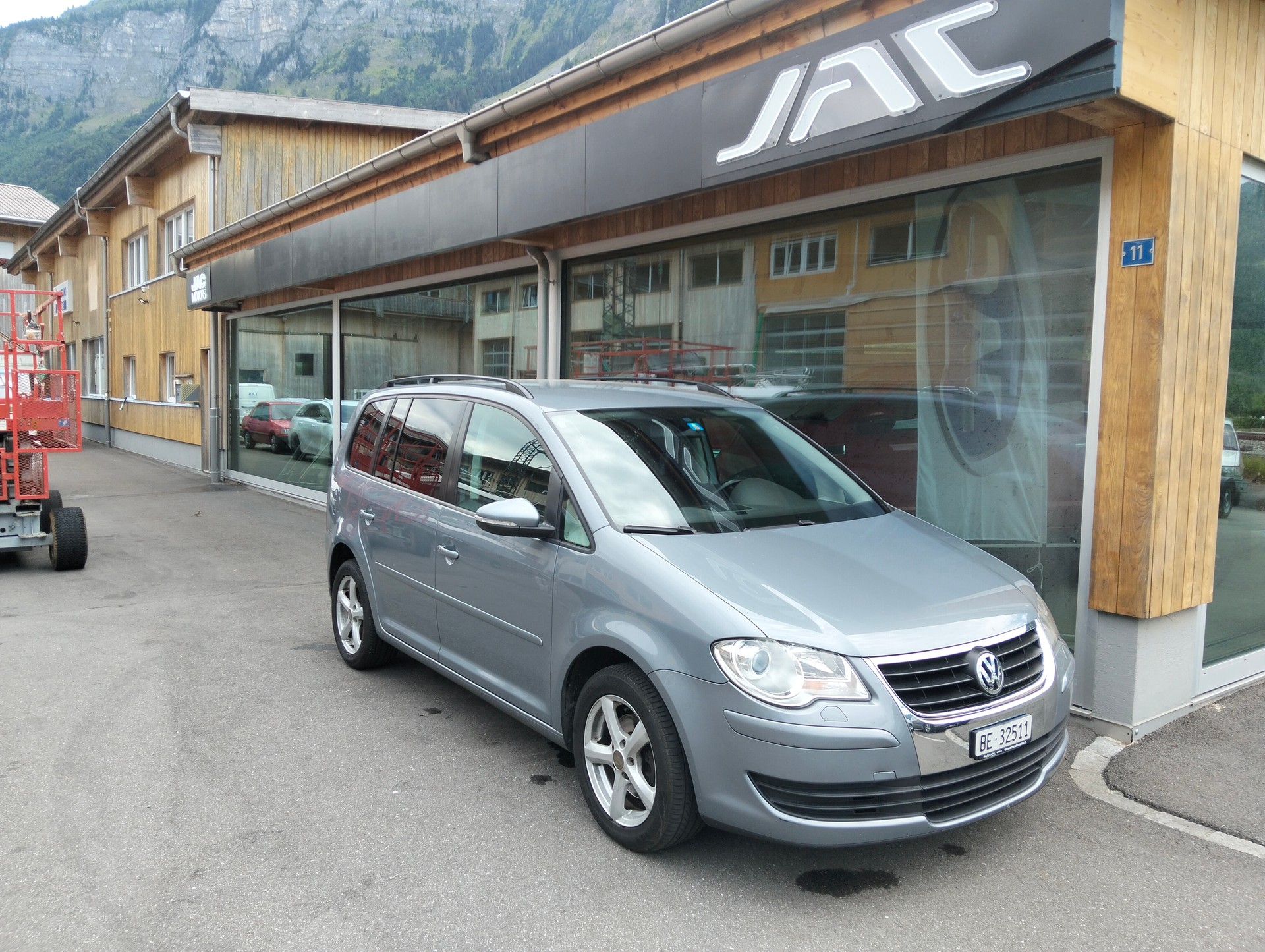 VW Touran 1.4 TSI Highline DSG-image-0