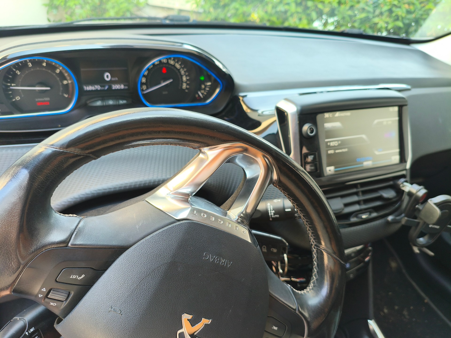 PEUGEOT 1.6 VTi Allure-image-4