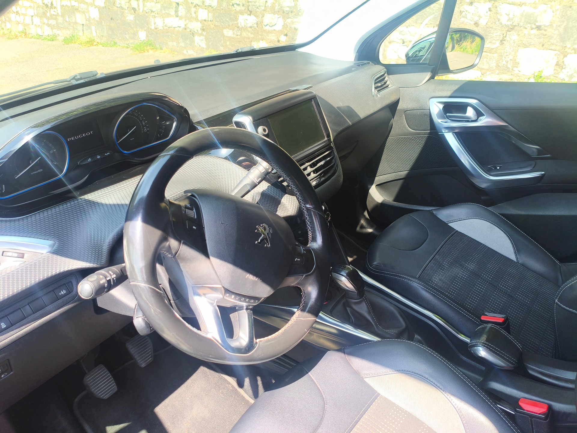 PEUGEOT 1.6 VTi Allure-image-5
