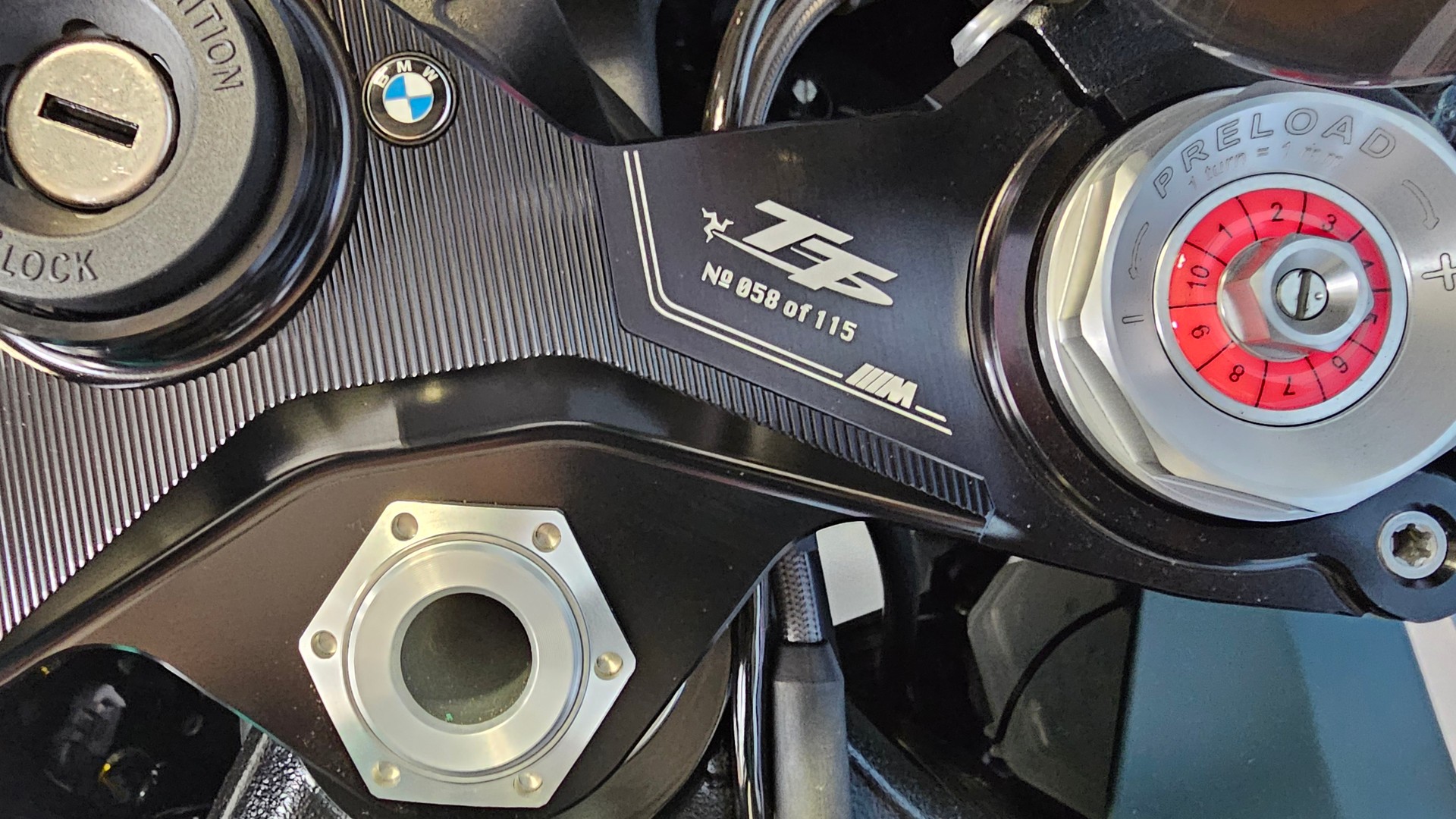 BMW M 1000 RR Limited Edition Isle of Man TT-image-6