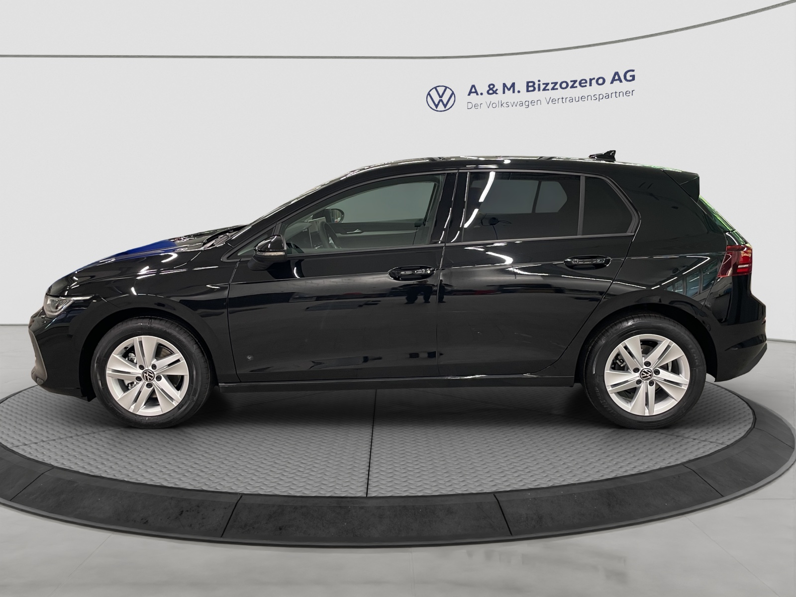 VW Golf 1.5 e TSI mHEV Value DSG-image-1