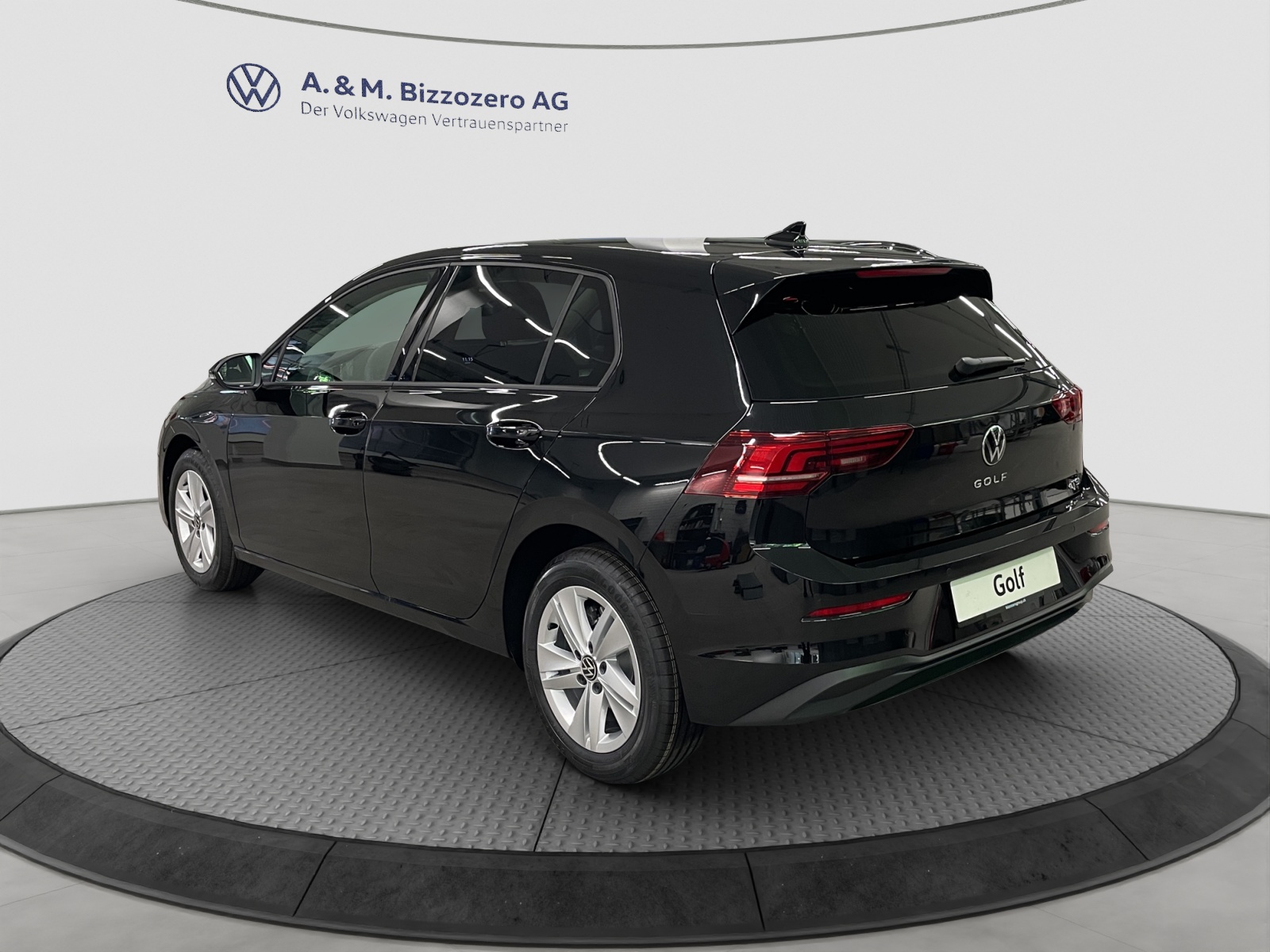 VW Golf 1.5 e TSI mHEV Value DSG-image-2