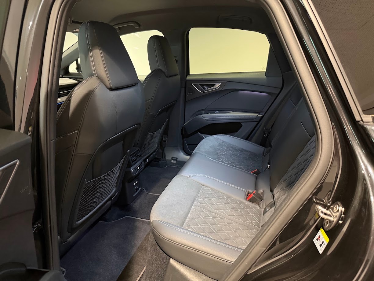 AUDI Q4 Sportback e-tron 50 quattro-image-4