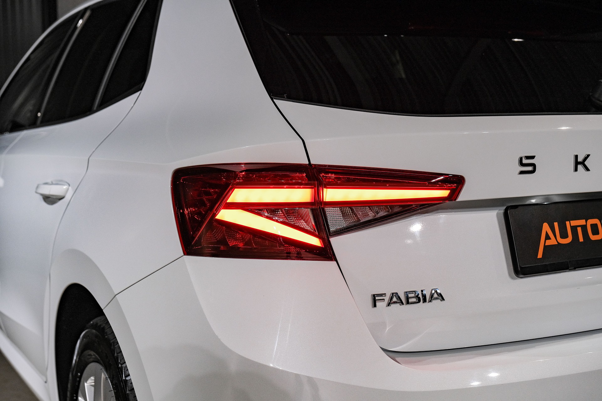 SKODA Fabia 1.0 TSI Top Selection DSG-image-25