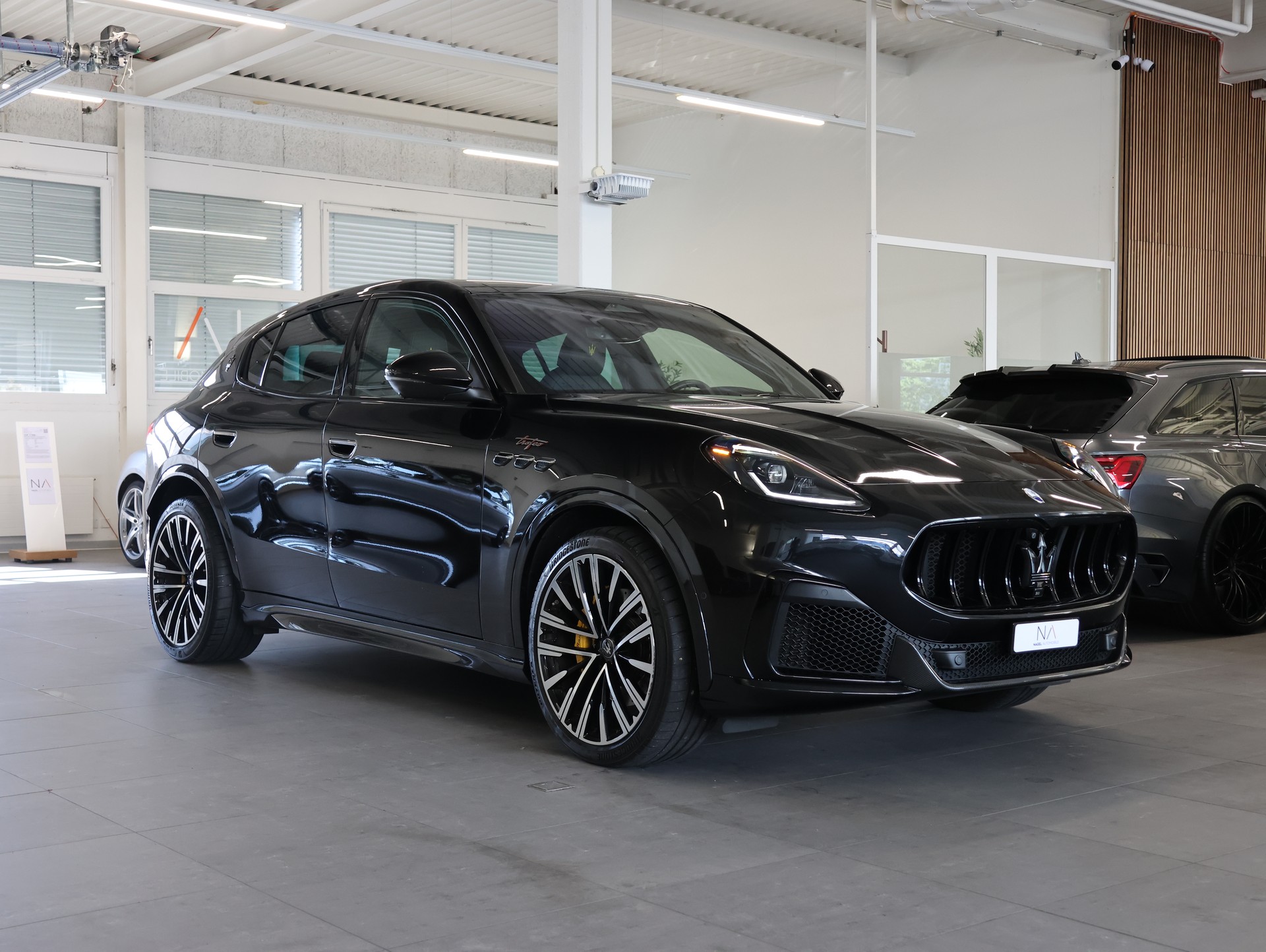 MASERATI Grecale 3.0 Trofeo Automatica *Sitzheizung* *Panoramadach* *360 Kamera*-showroom-element-1