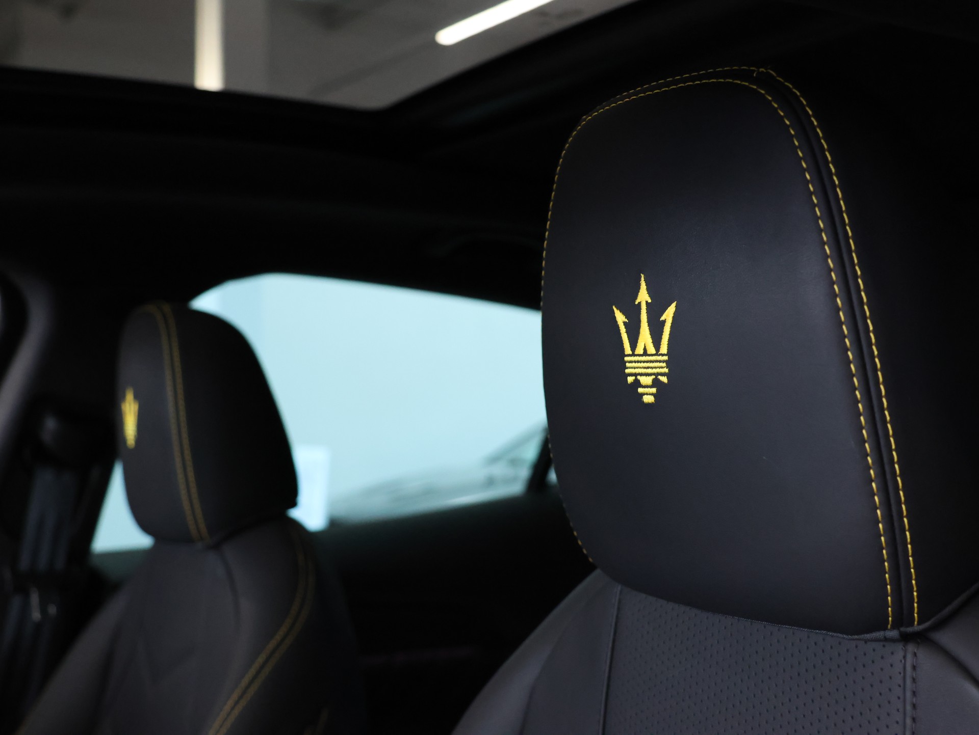 MASERATI Grecale 3.0 Trofeo Automatica *Sitzheizung* *Panoramadach* *360 Kamera*-image-14