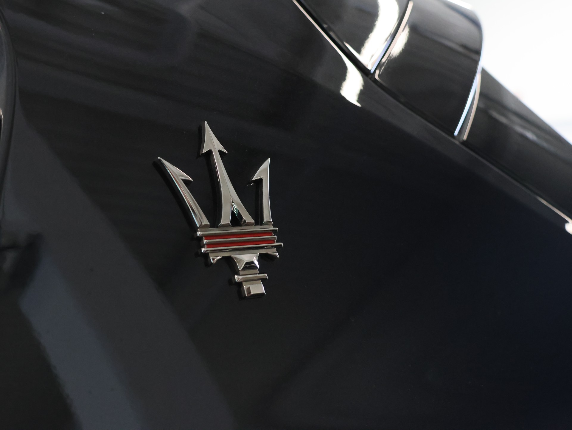 MASERATI Grecale 3.0 Trofeo Automatica *Sitzheizung* *Panoramadach* *360 Kamera*-image-32