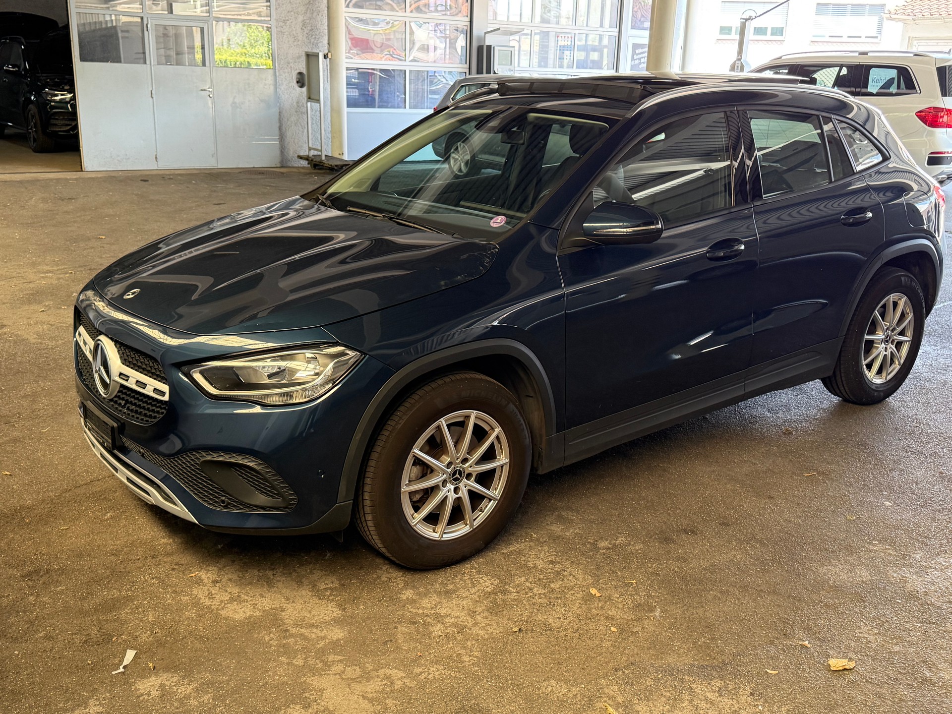 MERCEDES-BENZ GLA 200 Progressive 7G-DCT-image-7