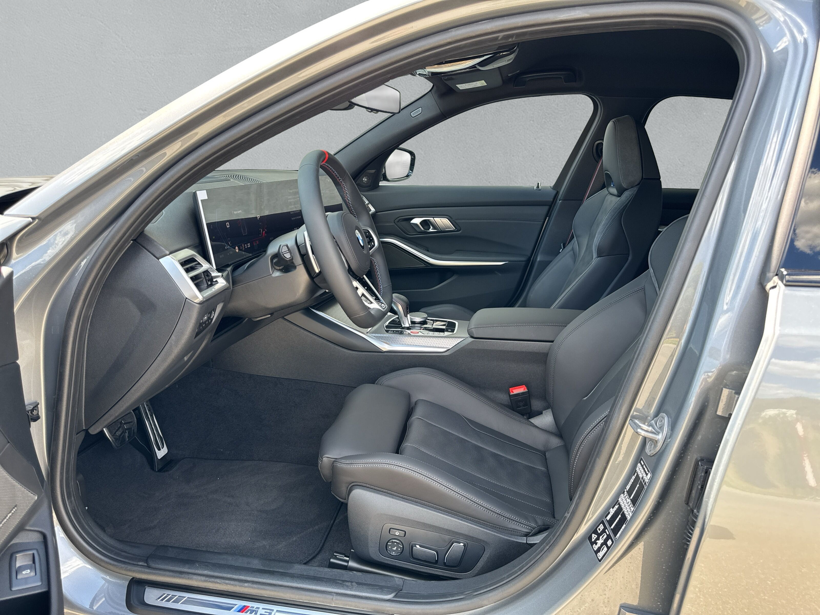 BMW M3 Competition M xDrive-image-11
