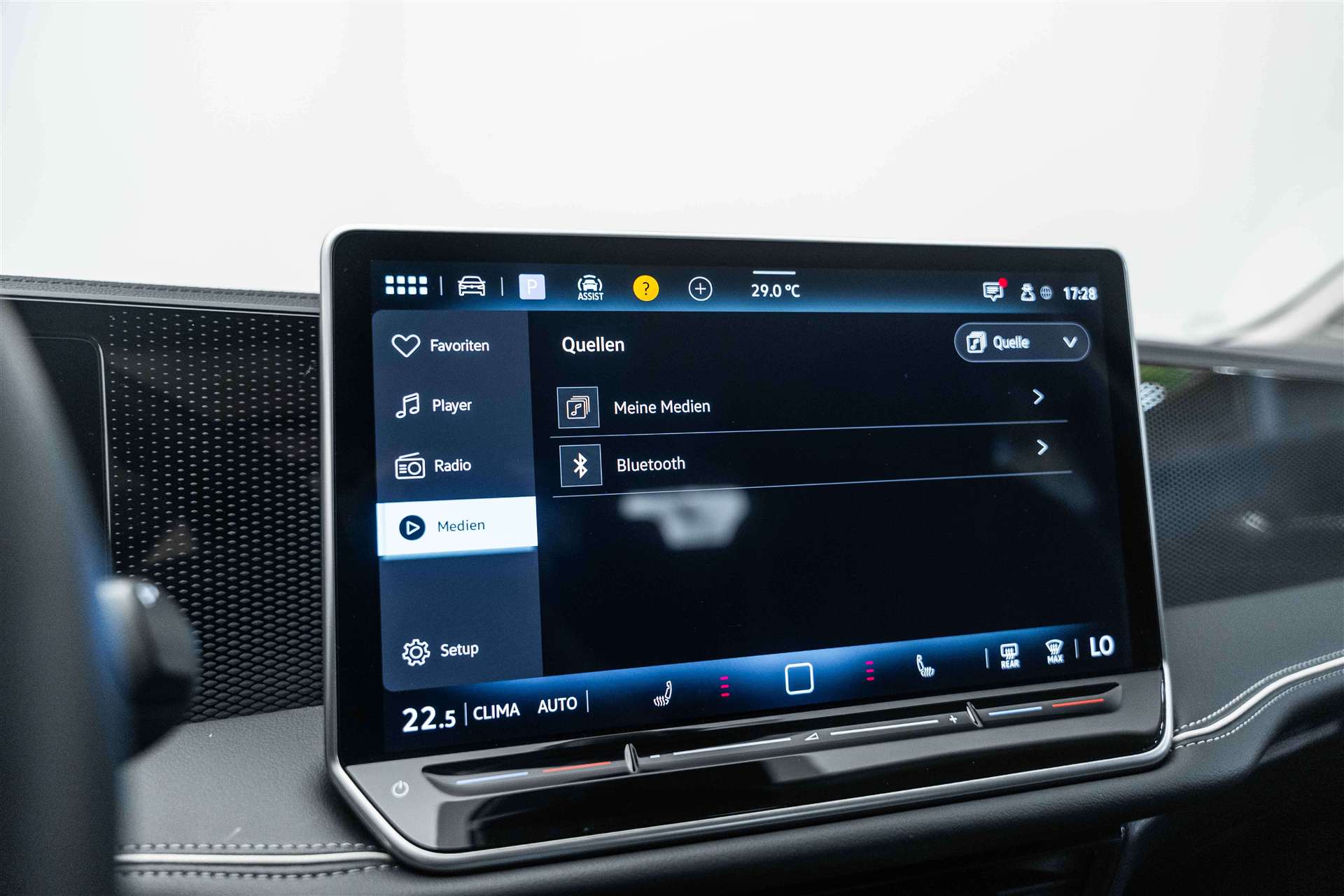 VW Passat Variant 1.5 eTSI evo2 Business DSG-image-25