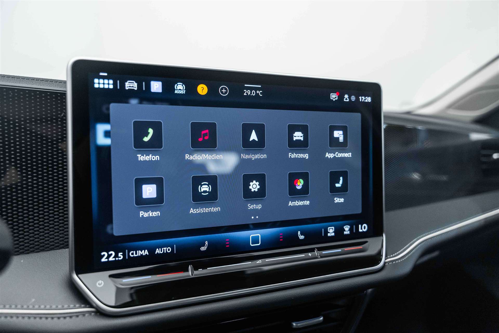 VW Passat Variant 1.5 eTSI evo2 Business DSG-image-27