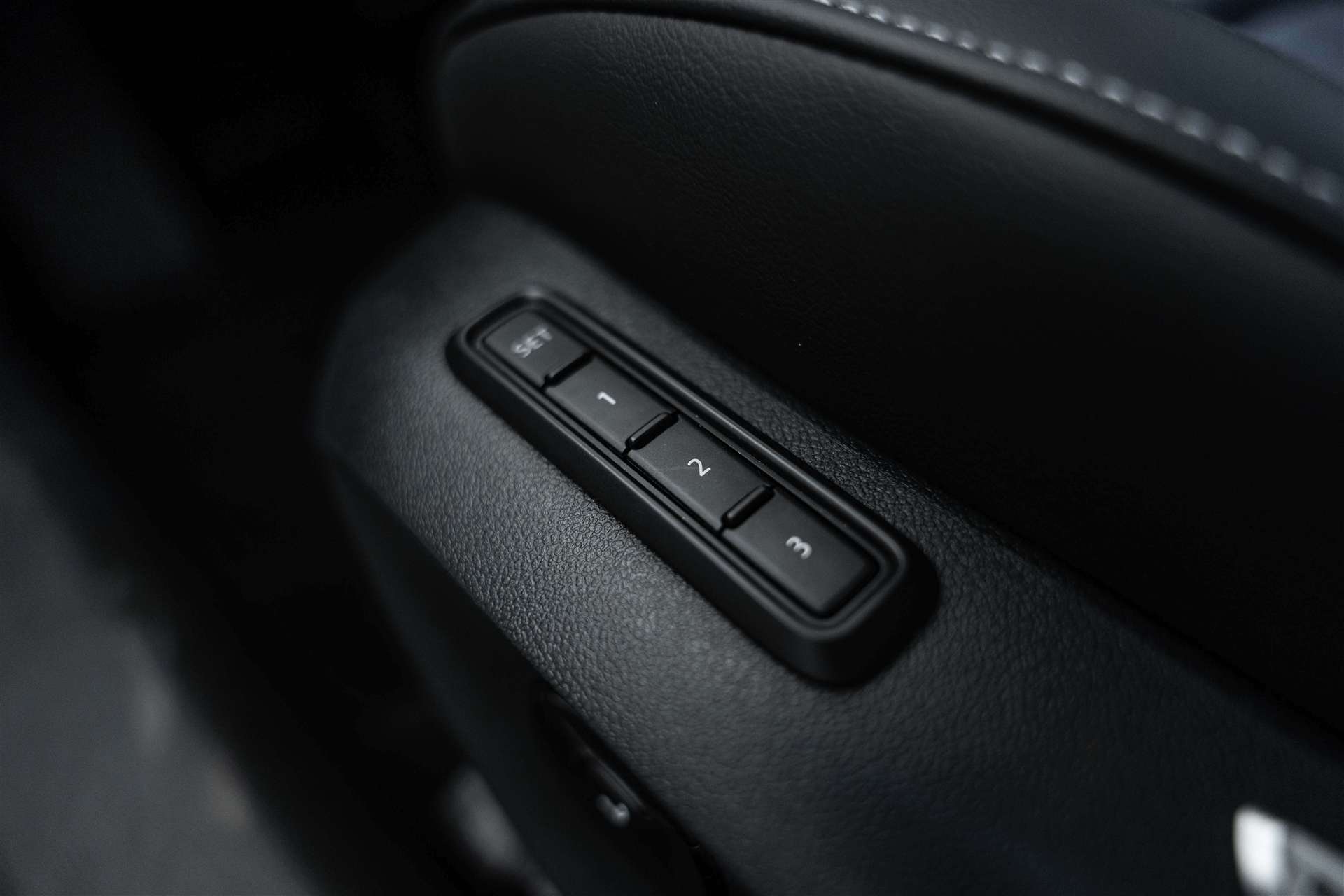 VW Passat Variant 1.5 eTSI evo2 Business DSG-image-15