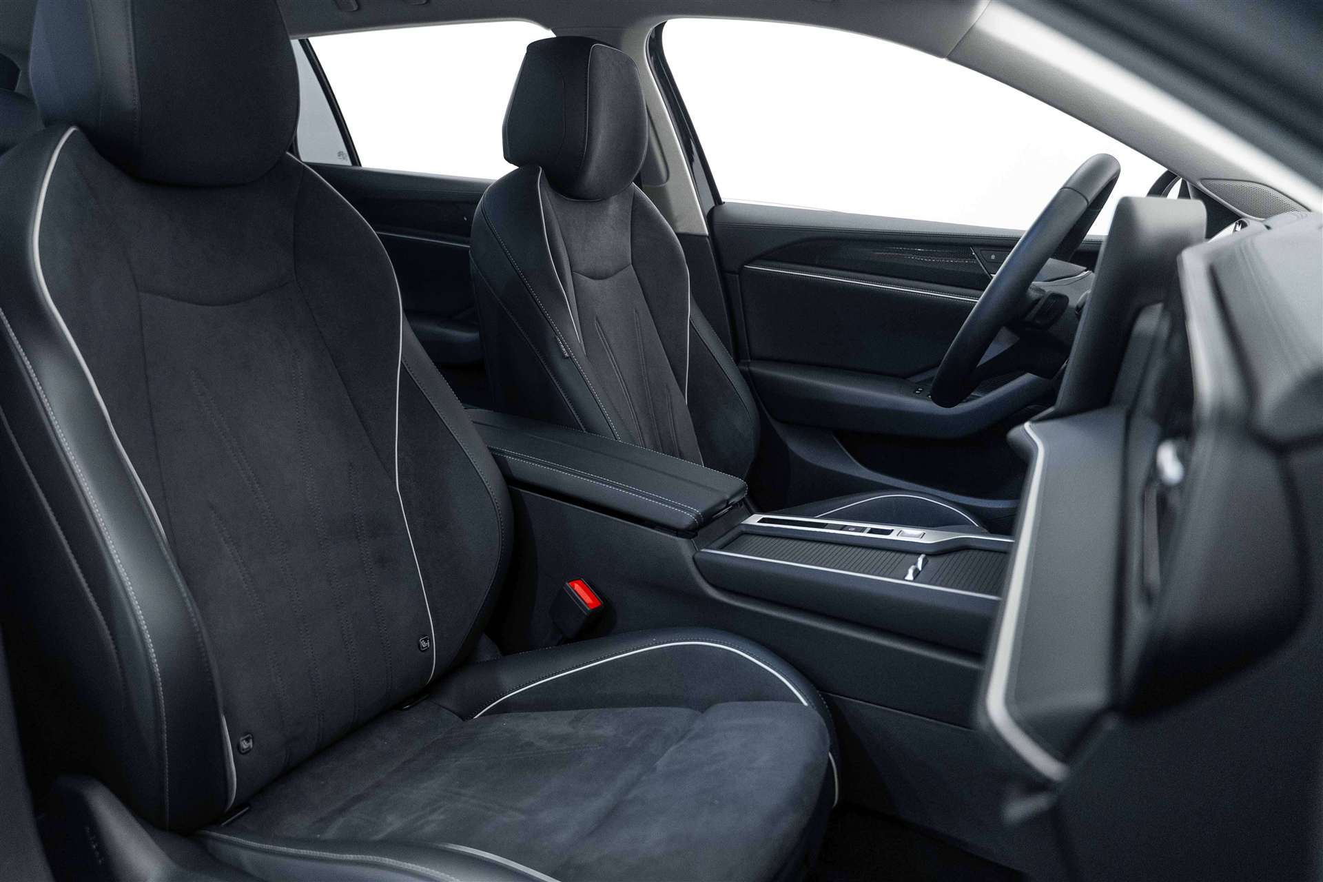 VW Passat Variant 1.5 eTSI evo2 Business DSG-image-11