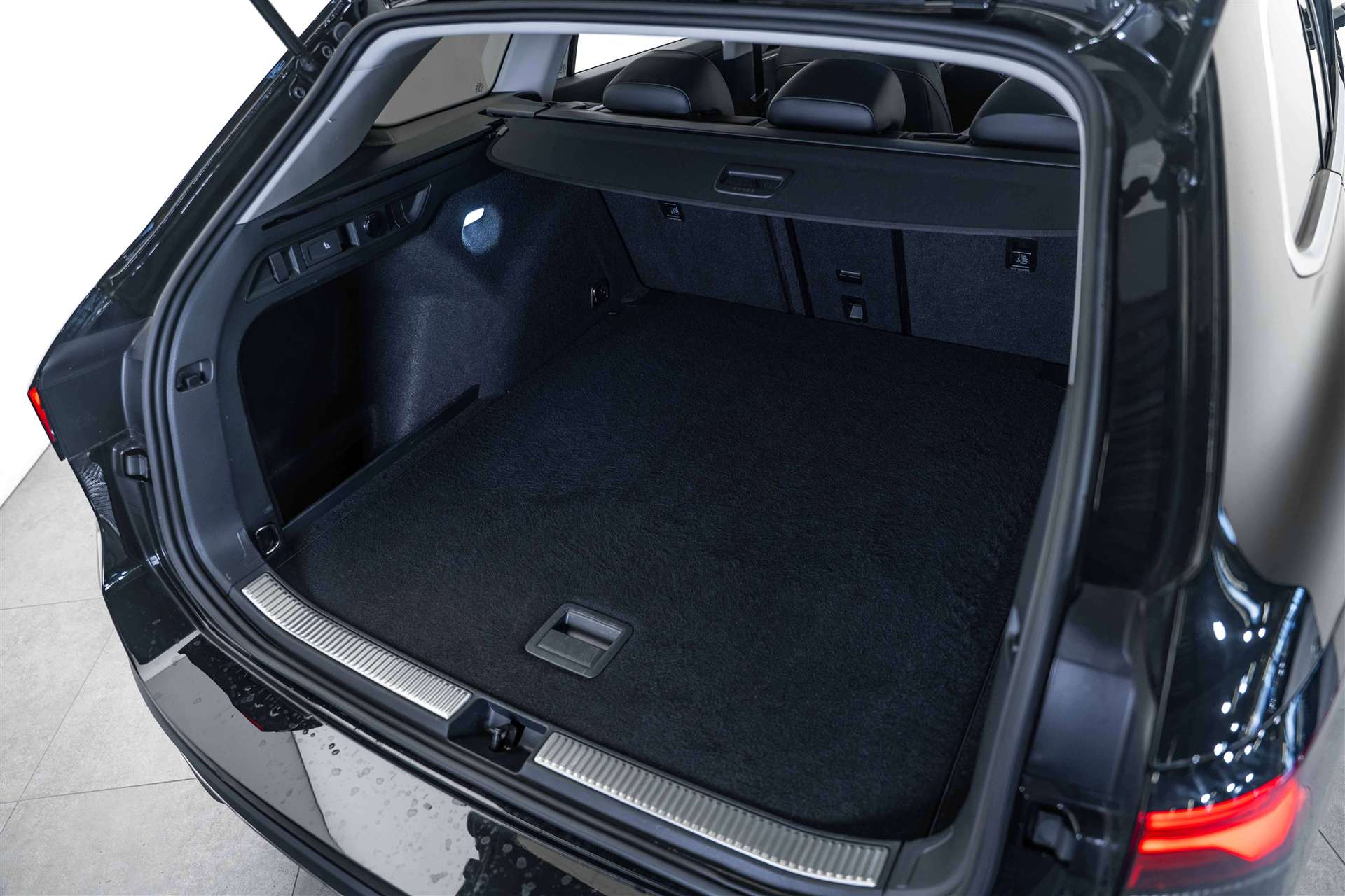 VW Passat Variant 1.5 eTSI evo2 Business DSG-image-4