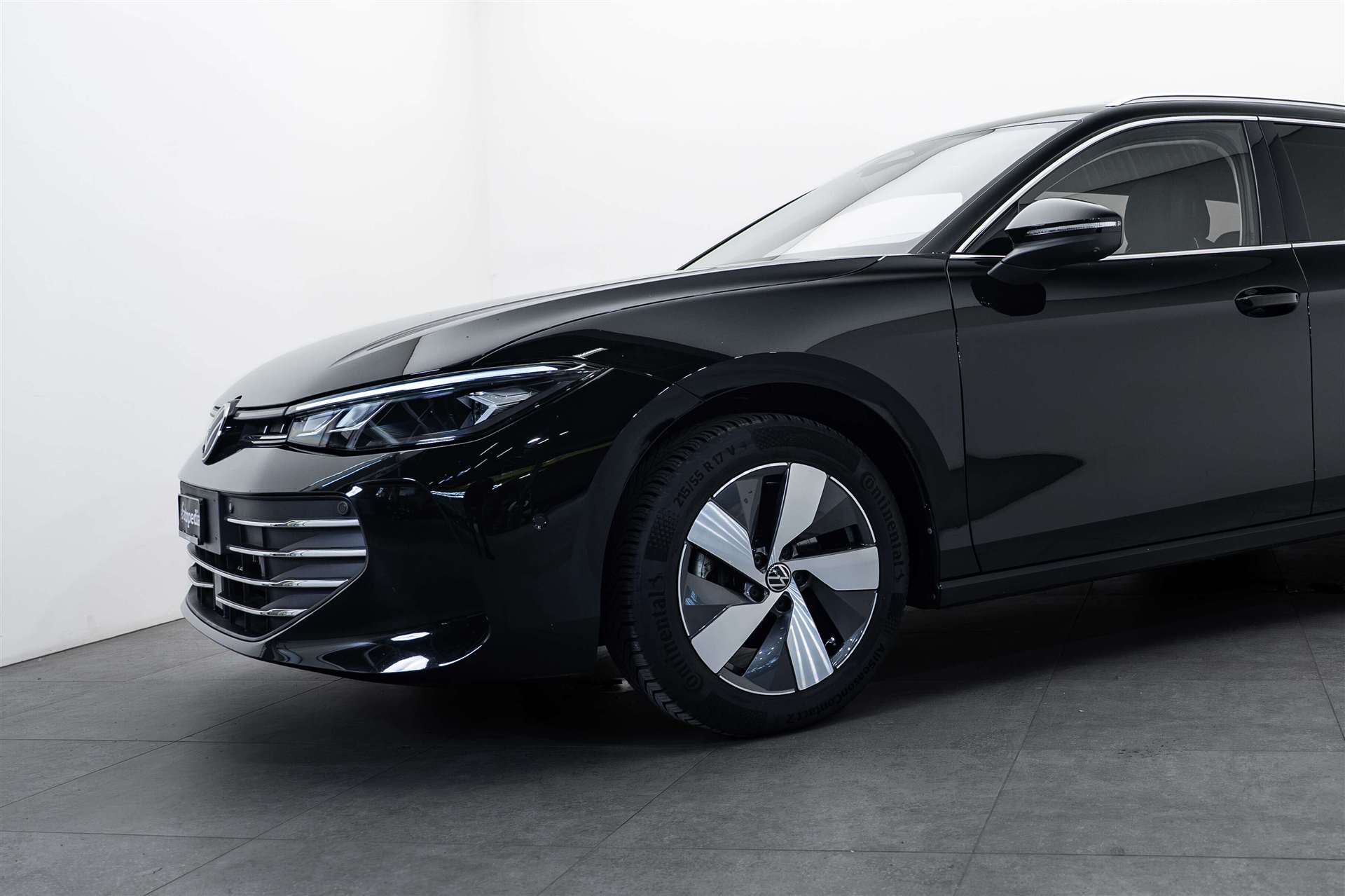 VW Passat Variant 1.5 eTSI evo2 Business DSG-image-1