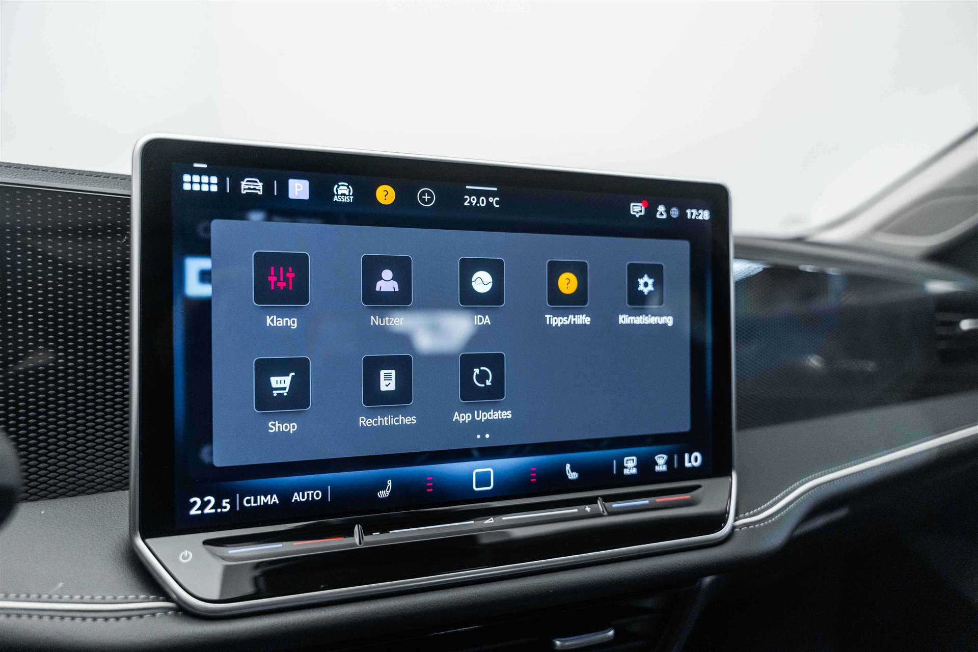VW Passat Variant 1.5 eTSI evo2 Business DSG-image-28