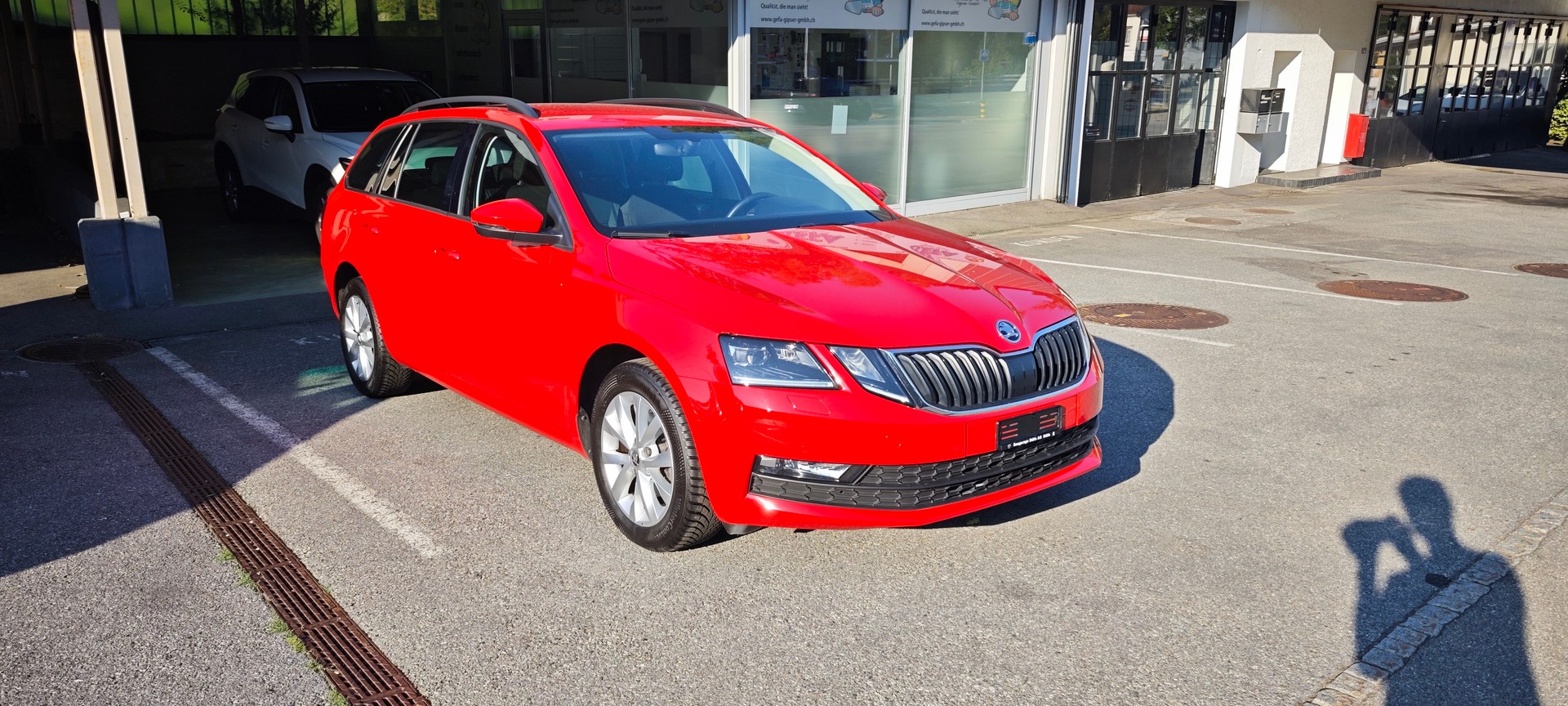 SKODA Octavia Combi 1.6 TDI Clever DSG-image-0