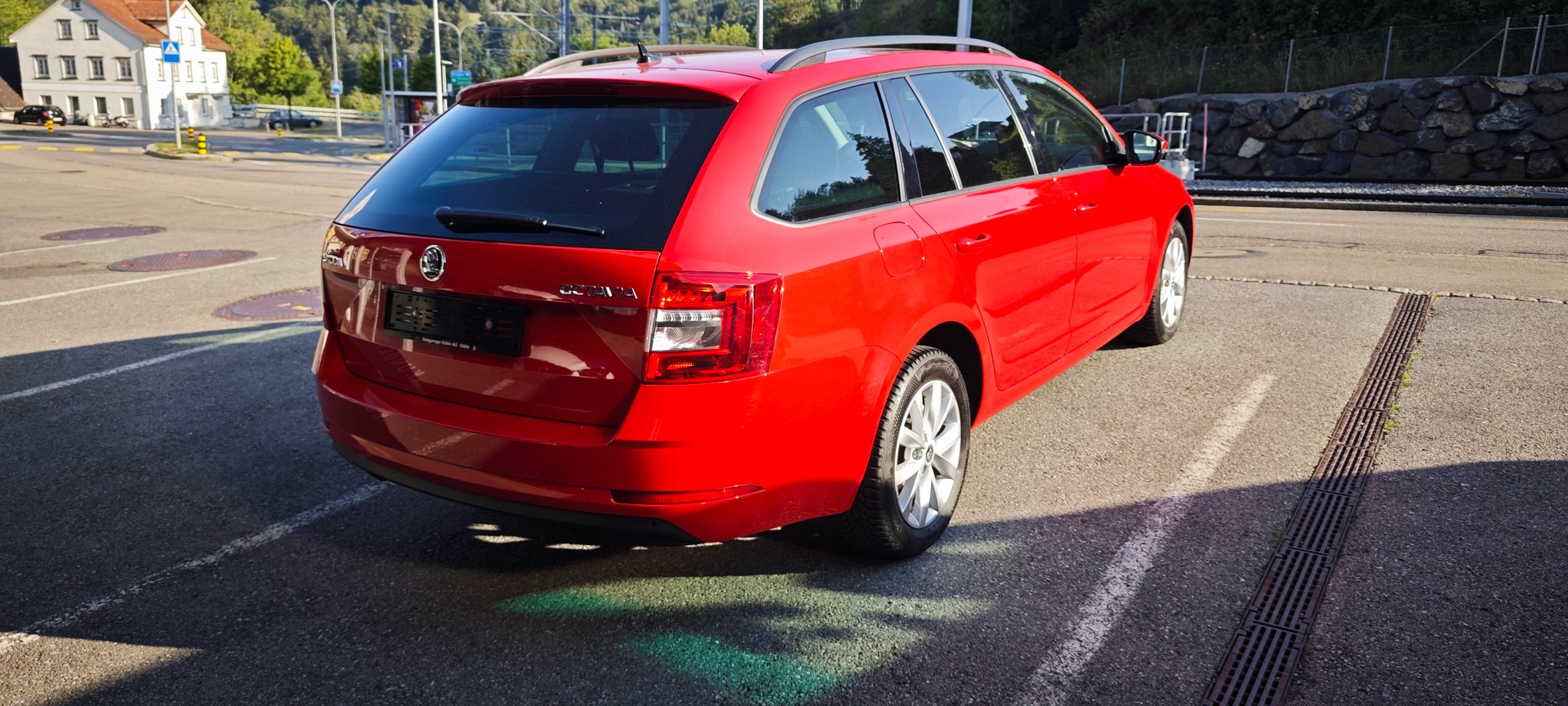 SKODA Octavia Combi 1.6 TDI Clever DSG-image-2