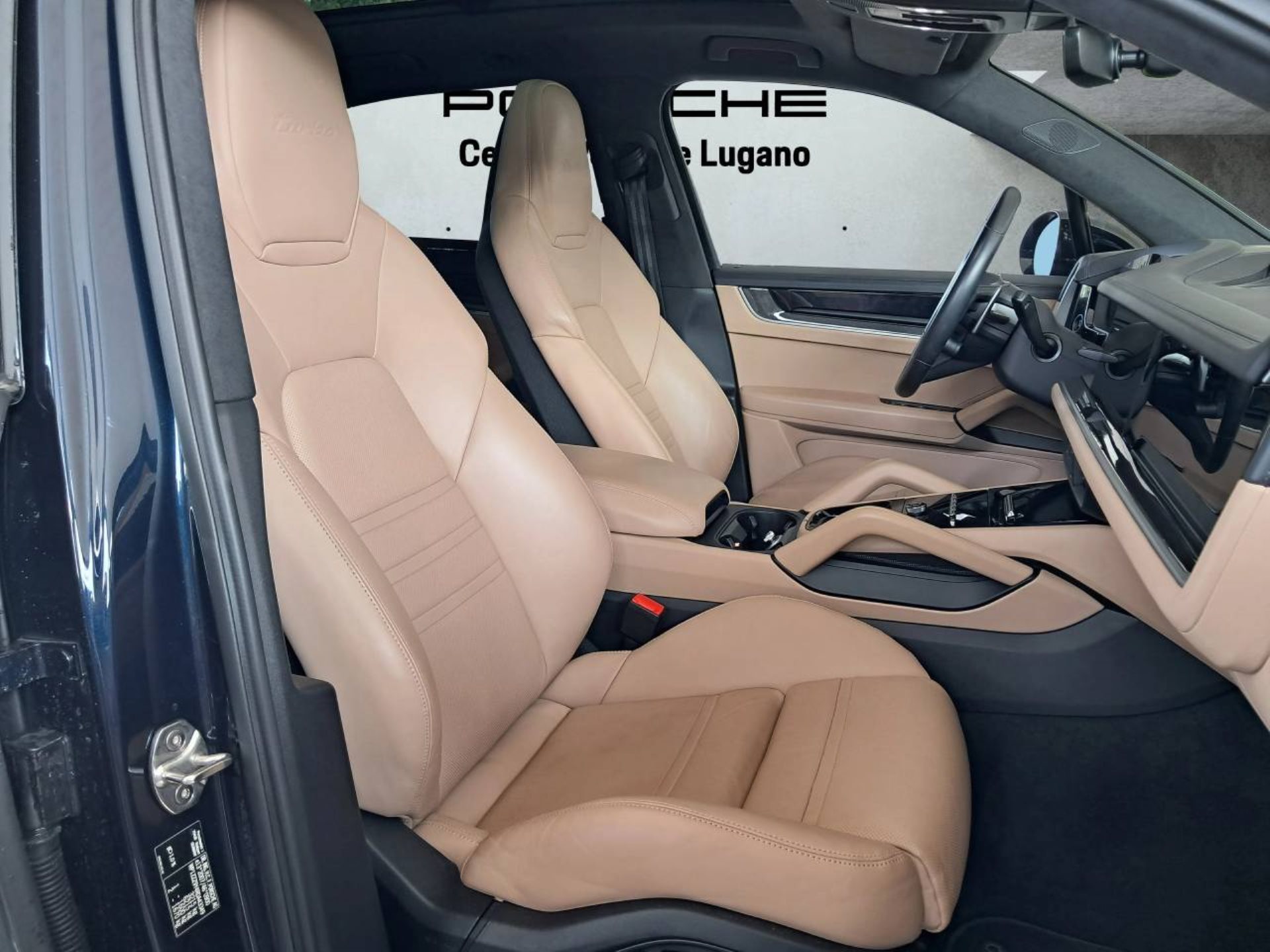 PORSCHE Cayenne Turbo E-Hybrid (MY24)-image-14