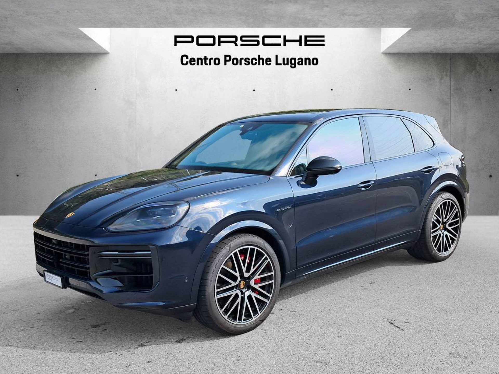 PORSCHE Cayenne Turbo E-Hybrid (MY24)-image-8