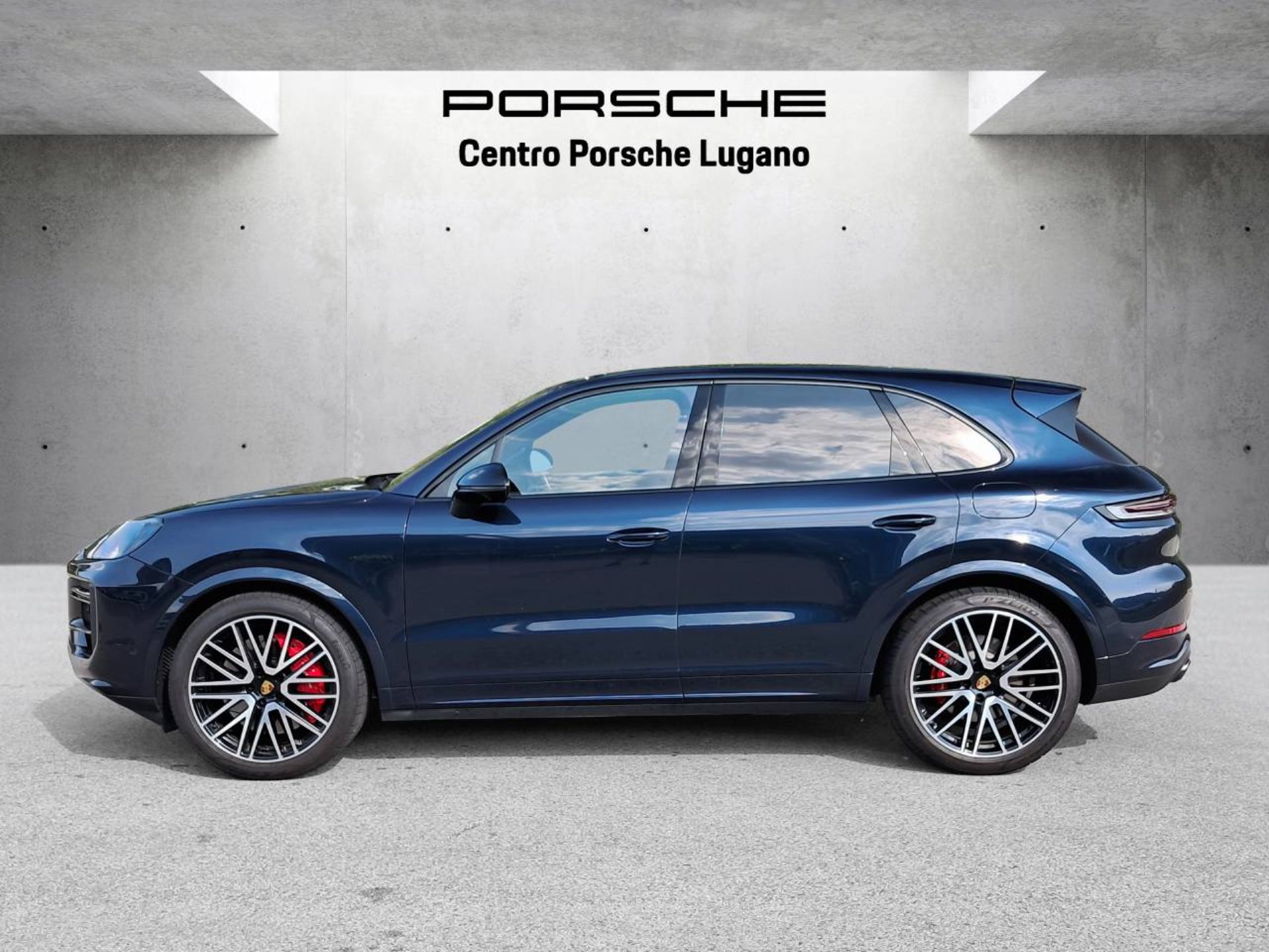 PORSCHE Cayenne Turbo E-Hybrid (MY24)-image-1