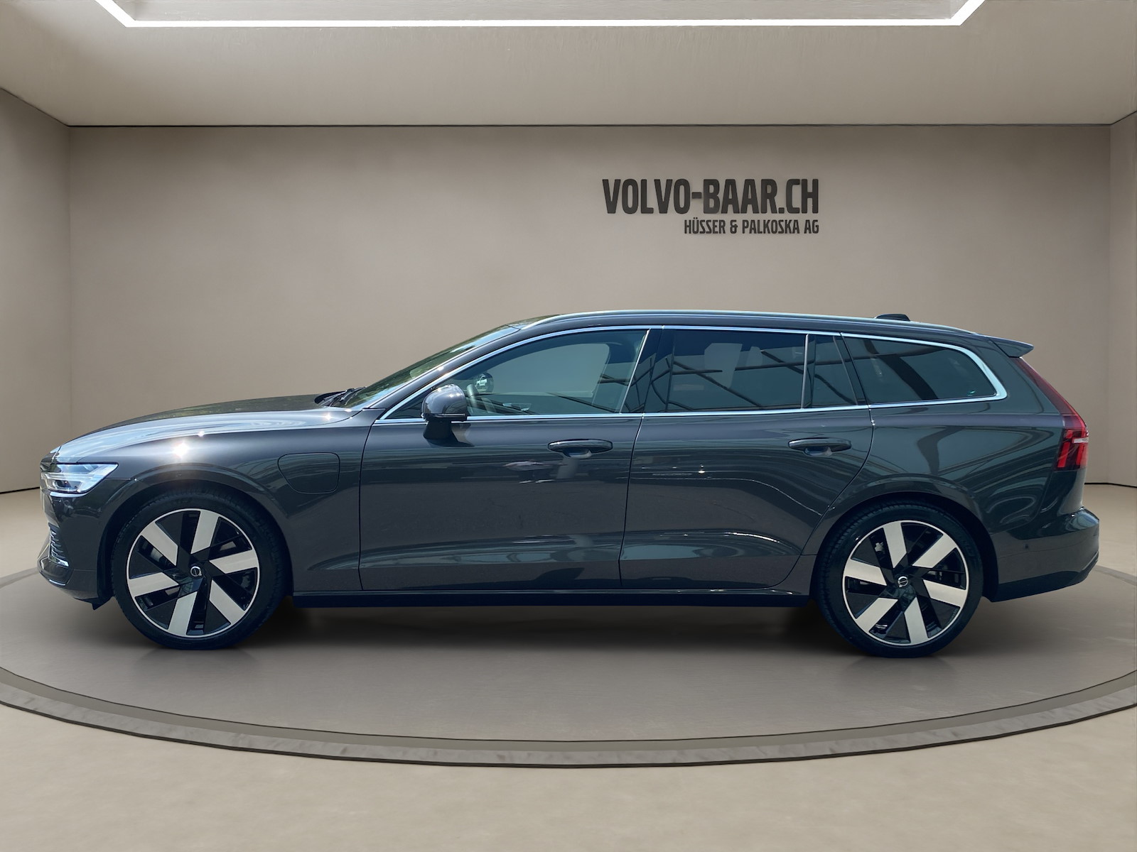 VOLVO V60 2.0 T8 TE Ultra Bright eAWD-image-1